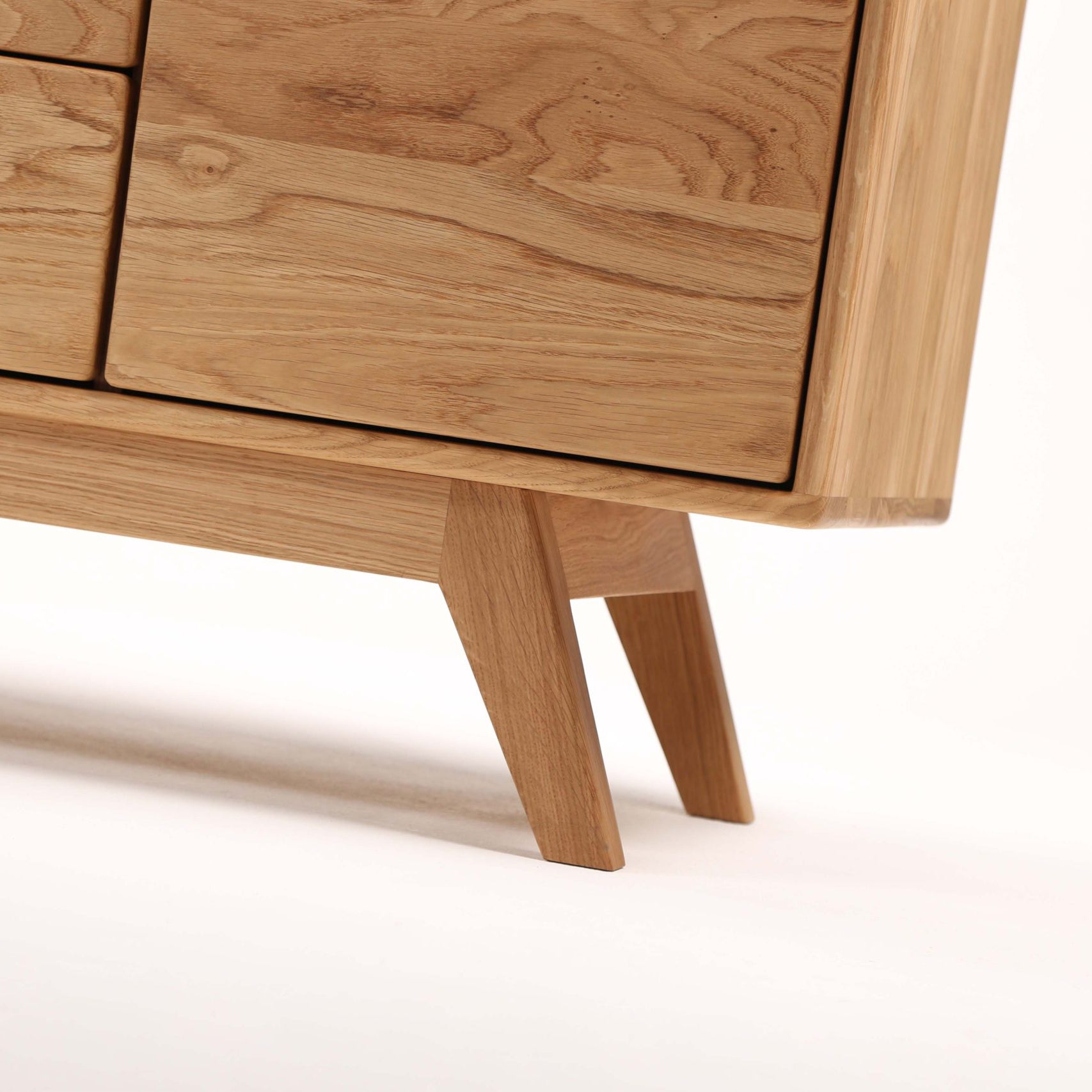 TV-Kommode Modena 180x45 cm, Material: Massivholz Eiche