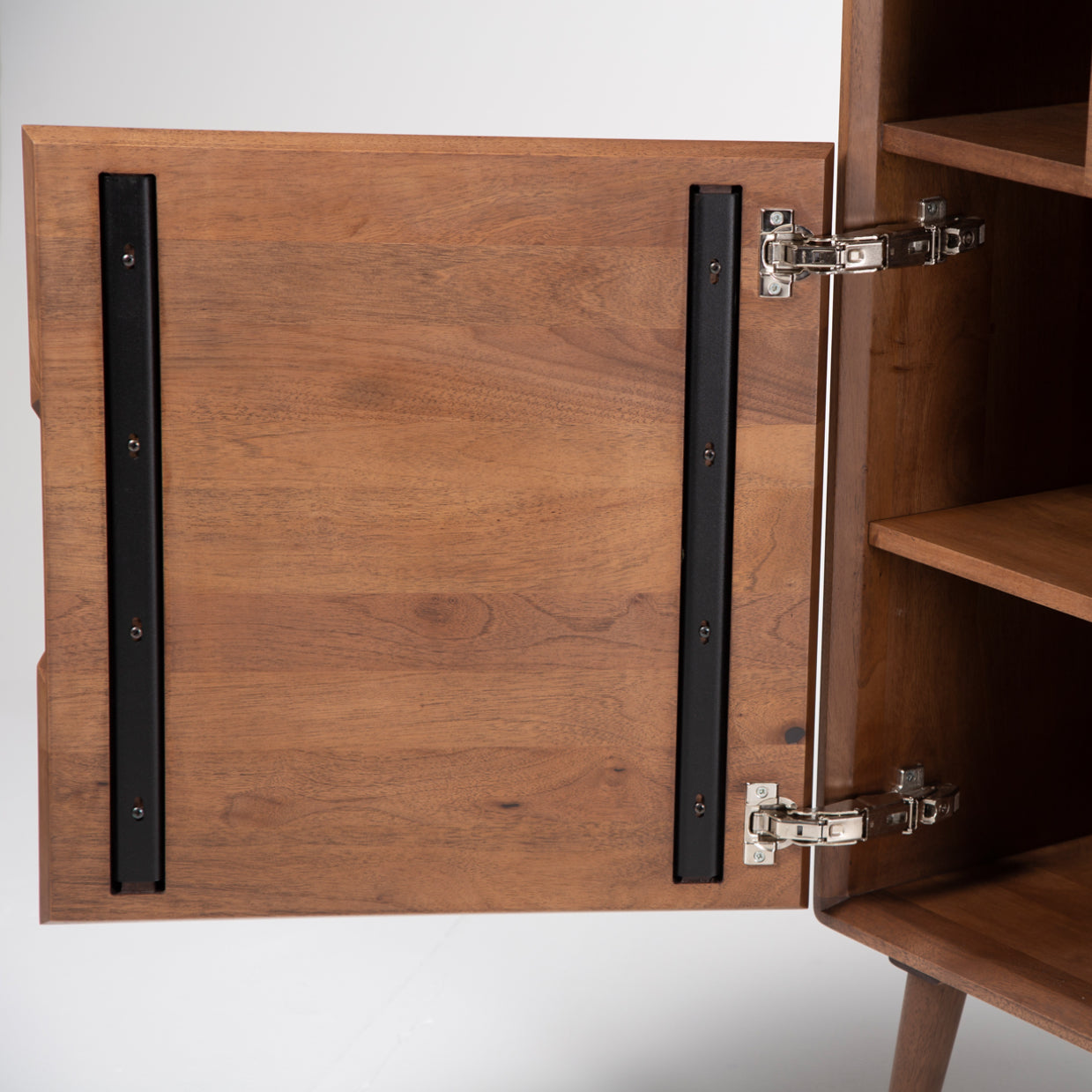 Kommode Mua 74,3x131,8 cm, Material: Massivholz Walnuss