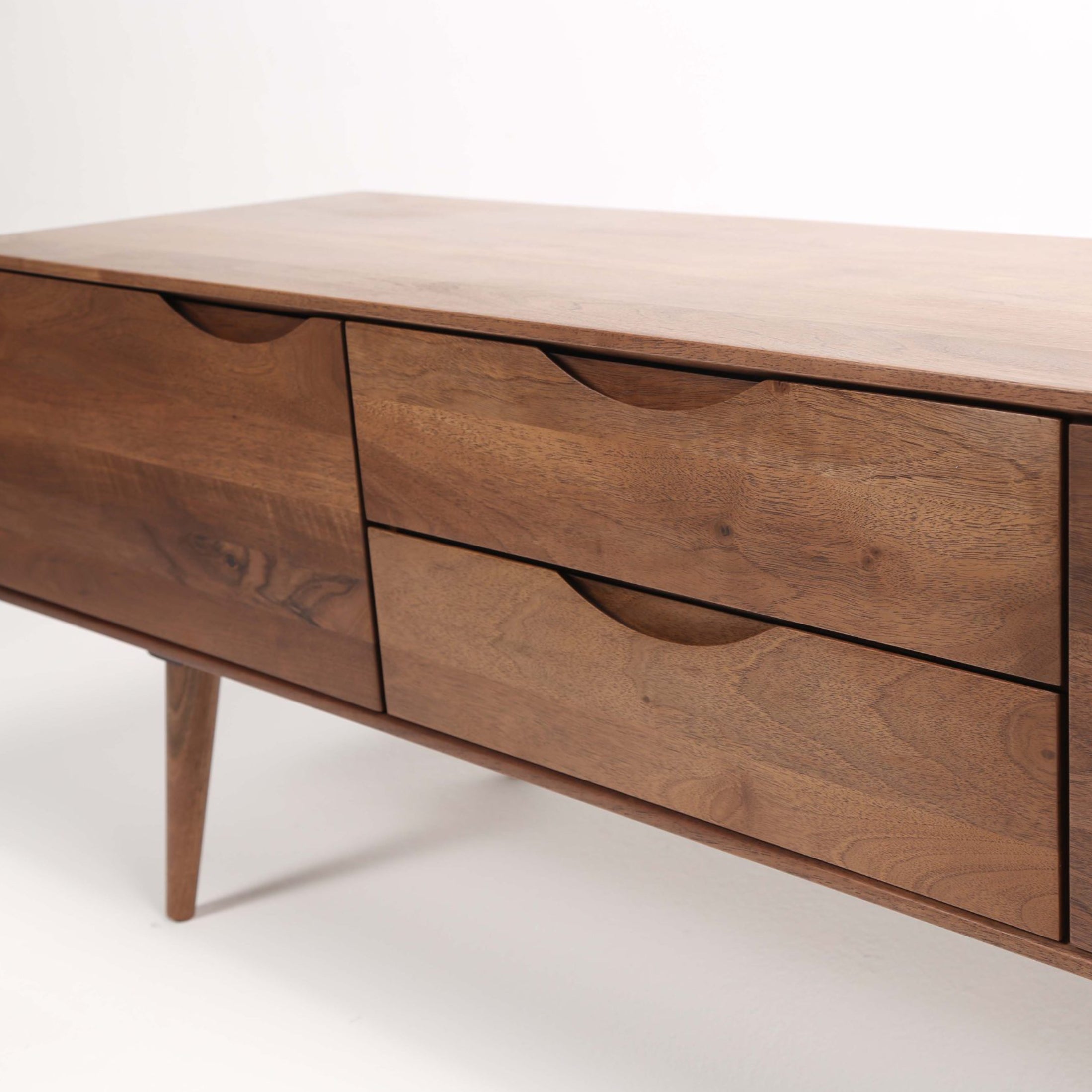 TV-Kommode Primo Bassa 160x41,5 cm, Material: Massivholz Nussbaum