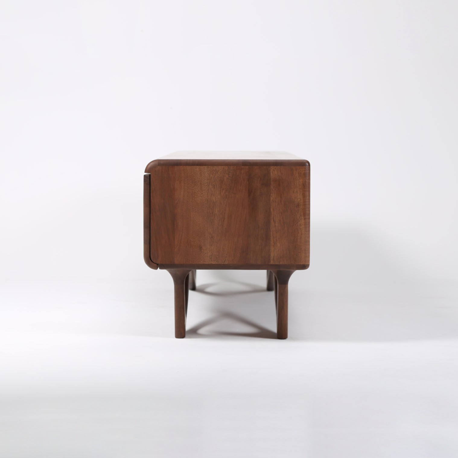 TV-Kommode Antoni 160x45 cm, Material: Massivholz Nussbaum