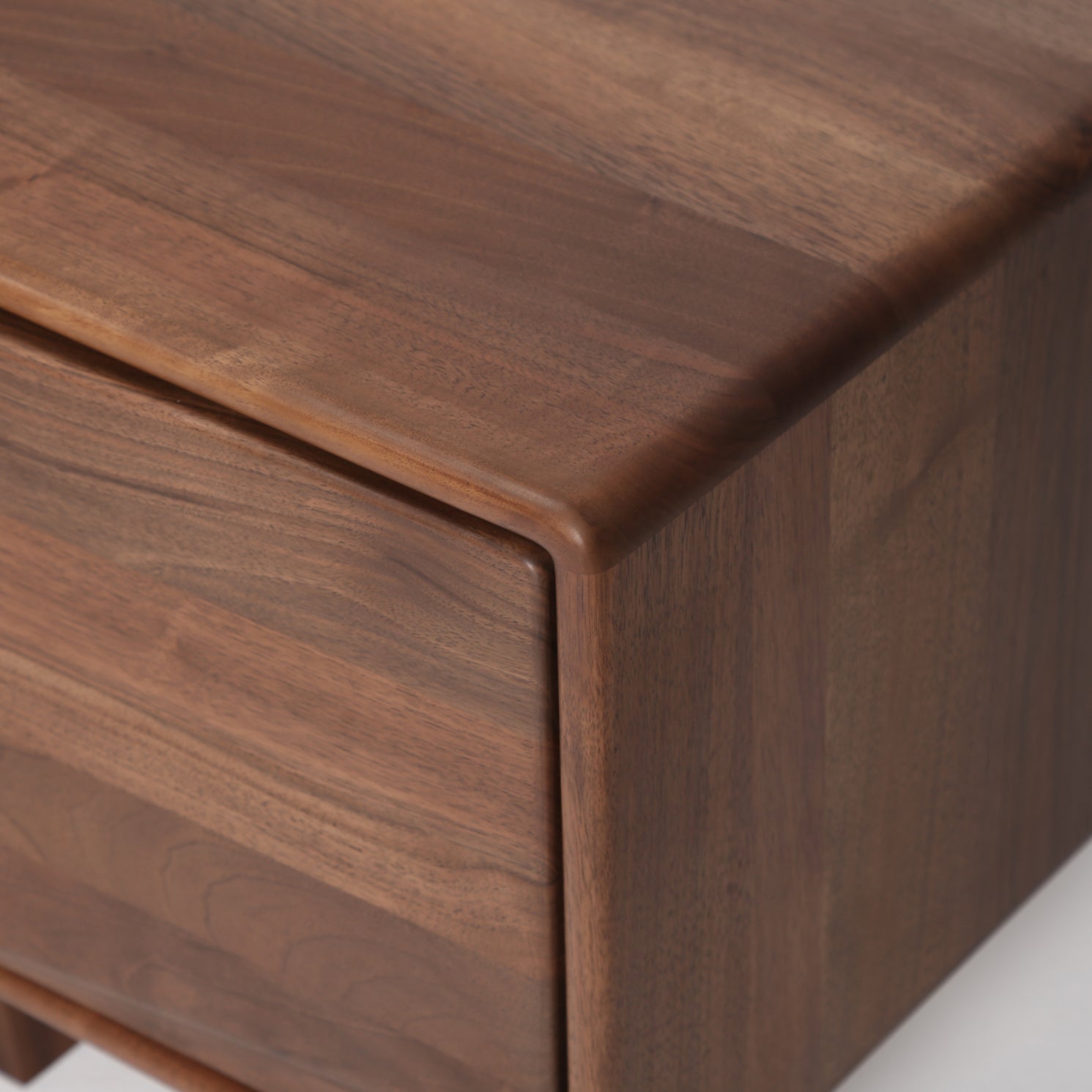 TV-Kommode Linea 180x44,5 cm, Material: Massivholz Walnuss