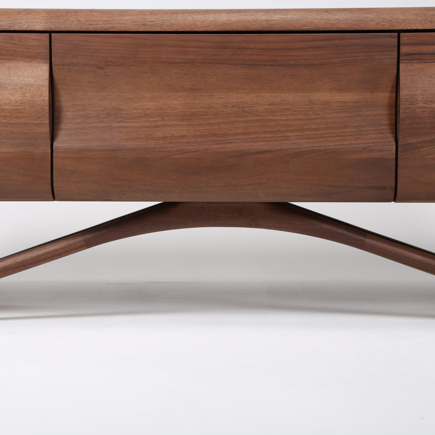 TV-Kommode Antoni 160x45 cm, Material: Massivholz Nussbaum