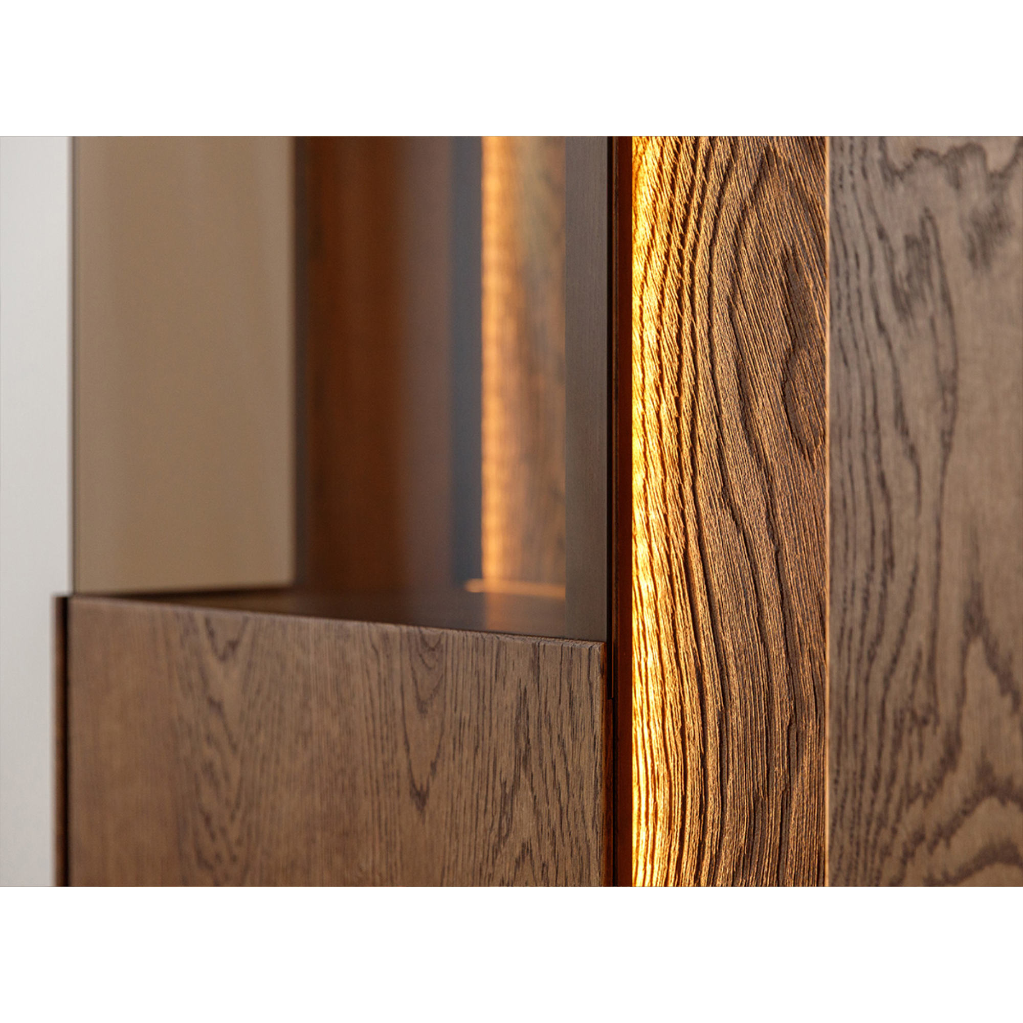 Vitrine Collodi 84,50x205cm, Material: Massivholz Eiche