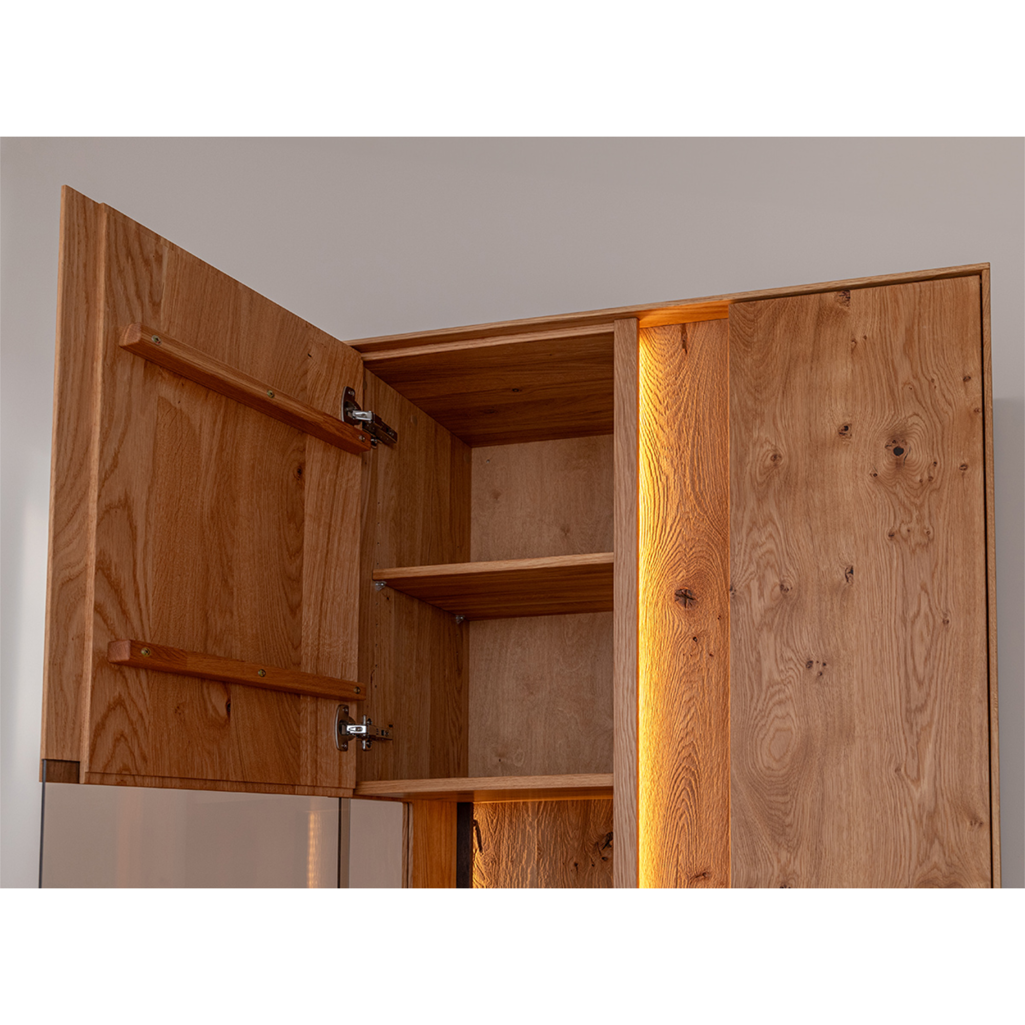 Vitrine Collodi 84,50x205cm, Material: Massivholz Eiche