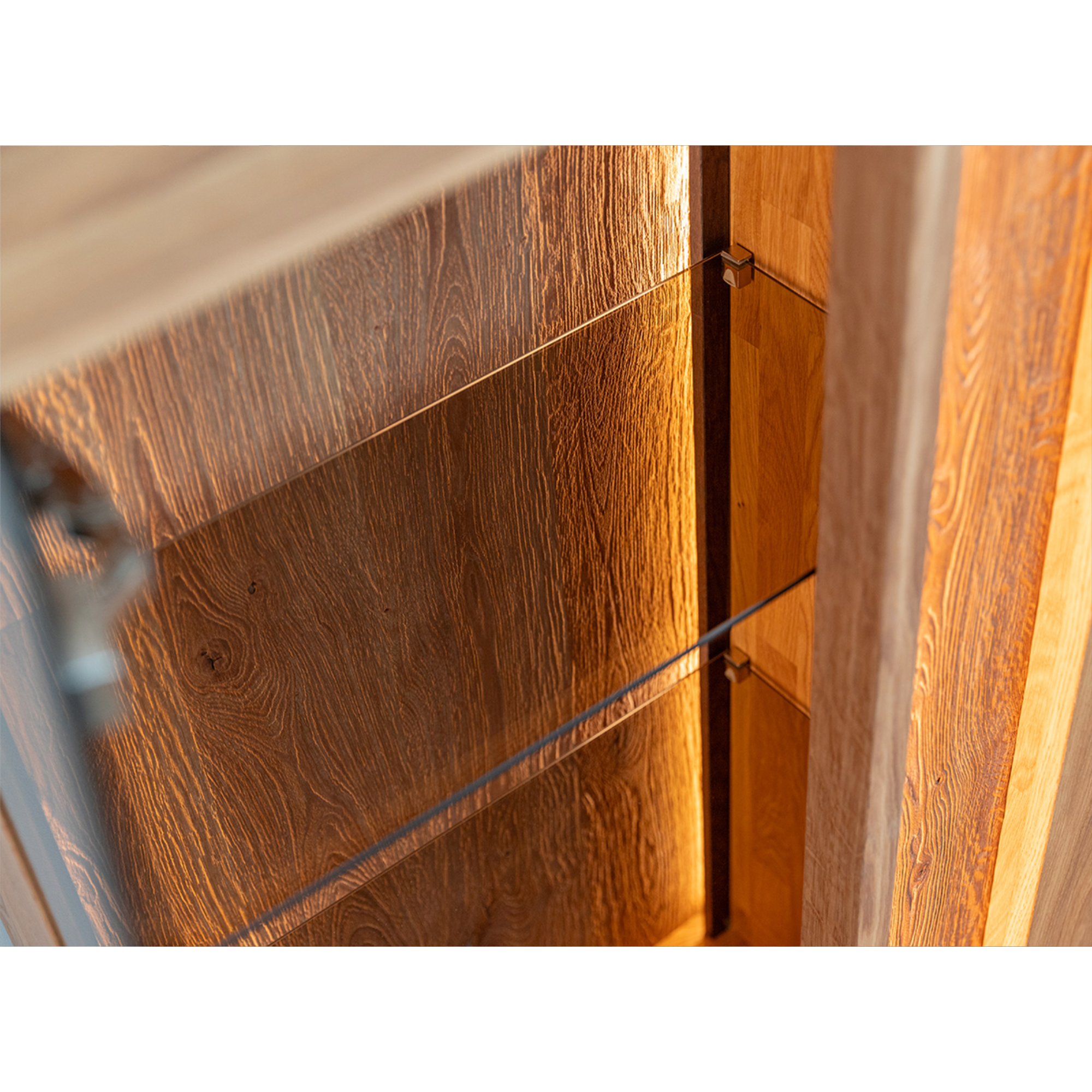 Vitrine Collodi 135x115cm, Material: Massivholz Eiche