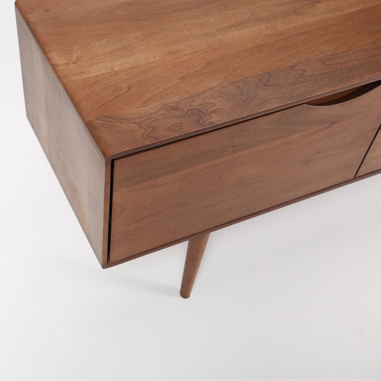 TV-Kommode Primo Bassa 160x41,5 cm, Material: Massivholz Nussbaum