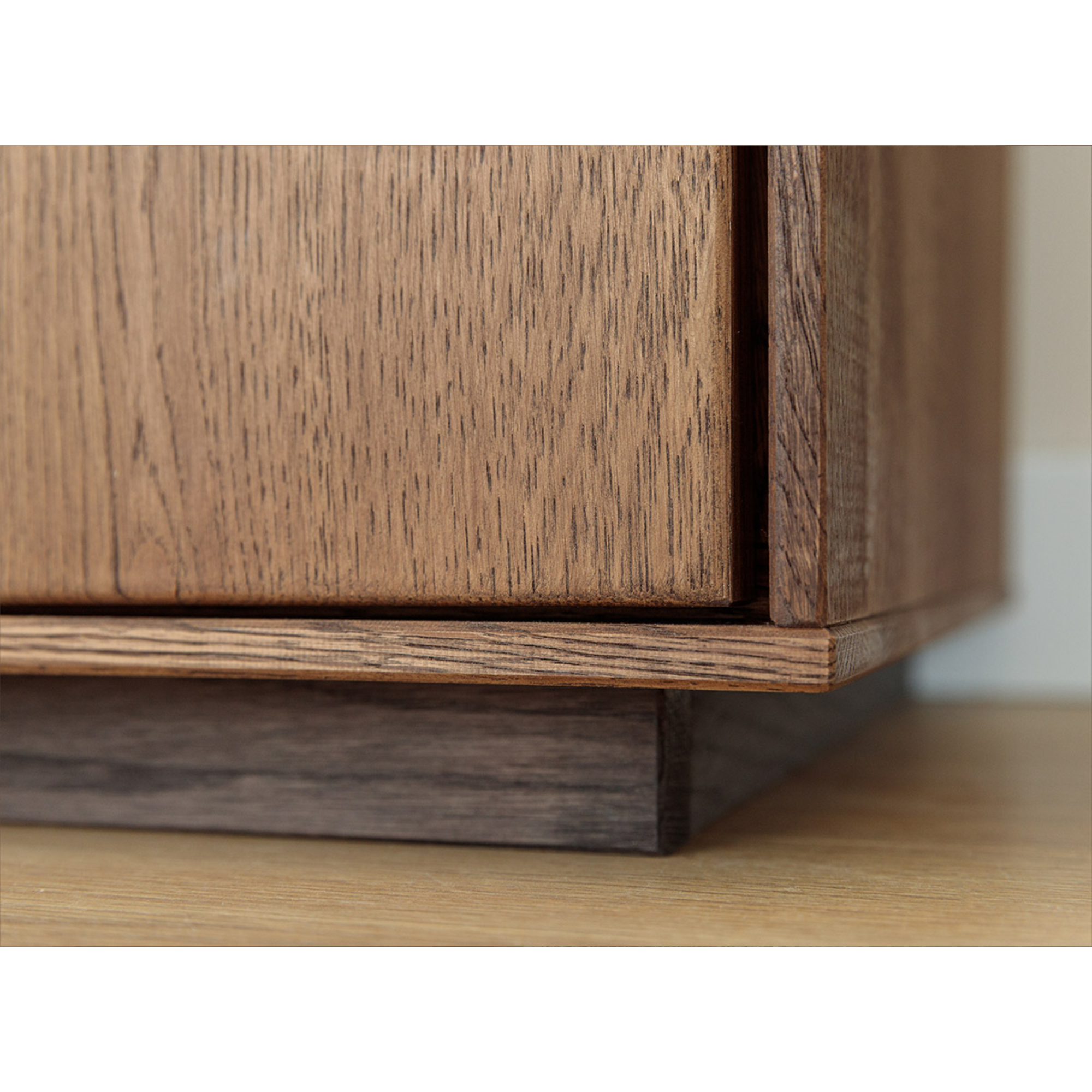 Vitrine Collodi 135x115cm, Material: Massivholz Eiche