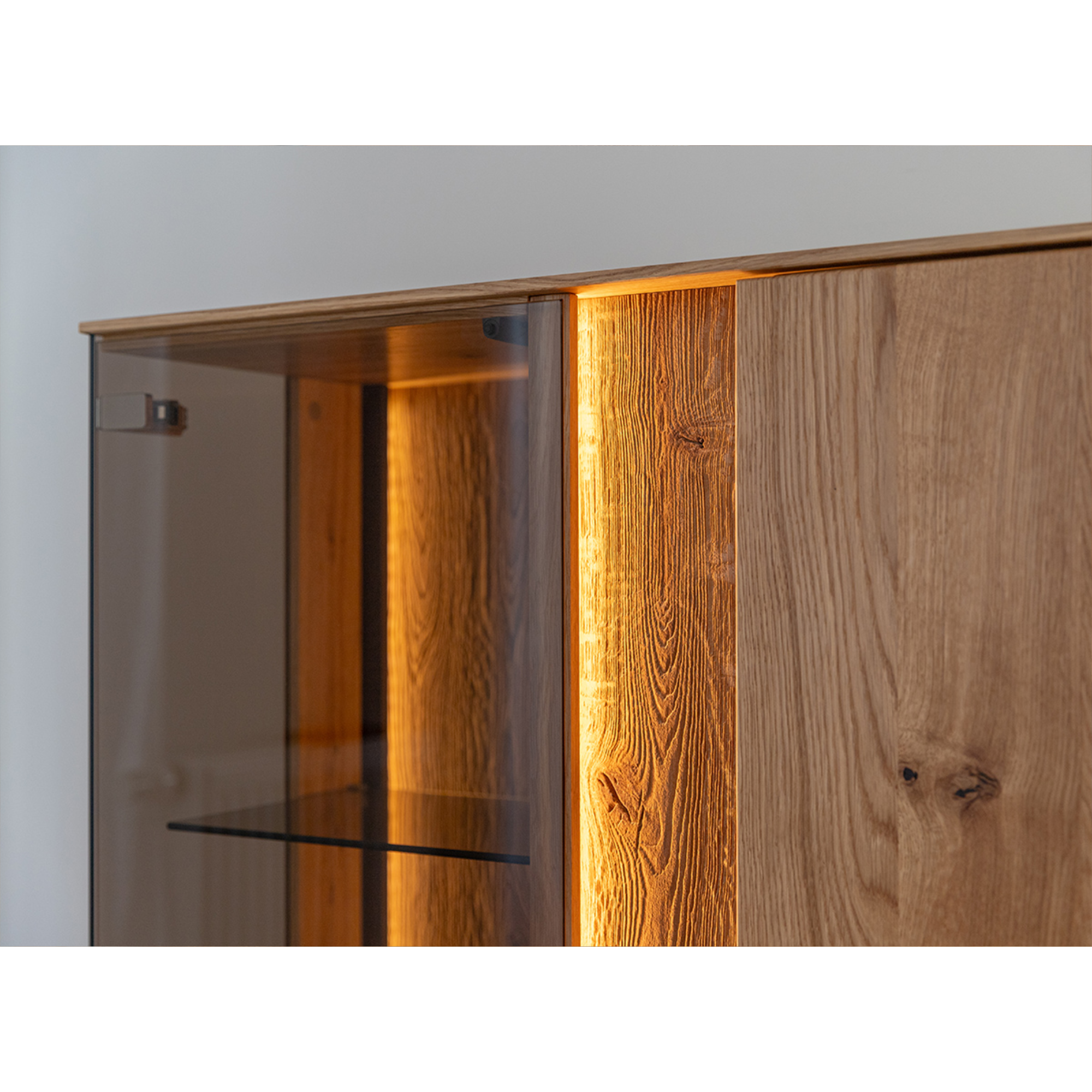 Vitrine Collodi 135x115cm, Material: Massivholz Eiche