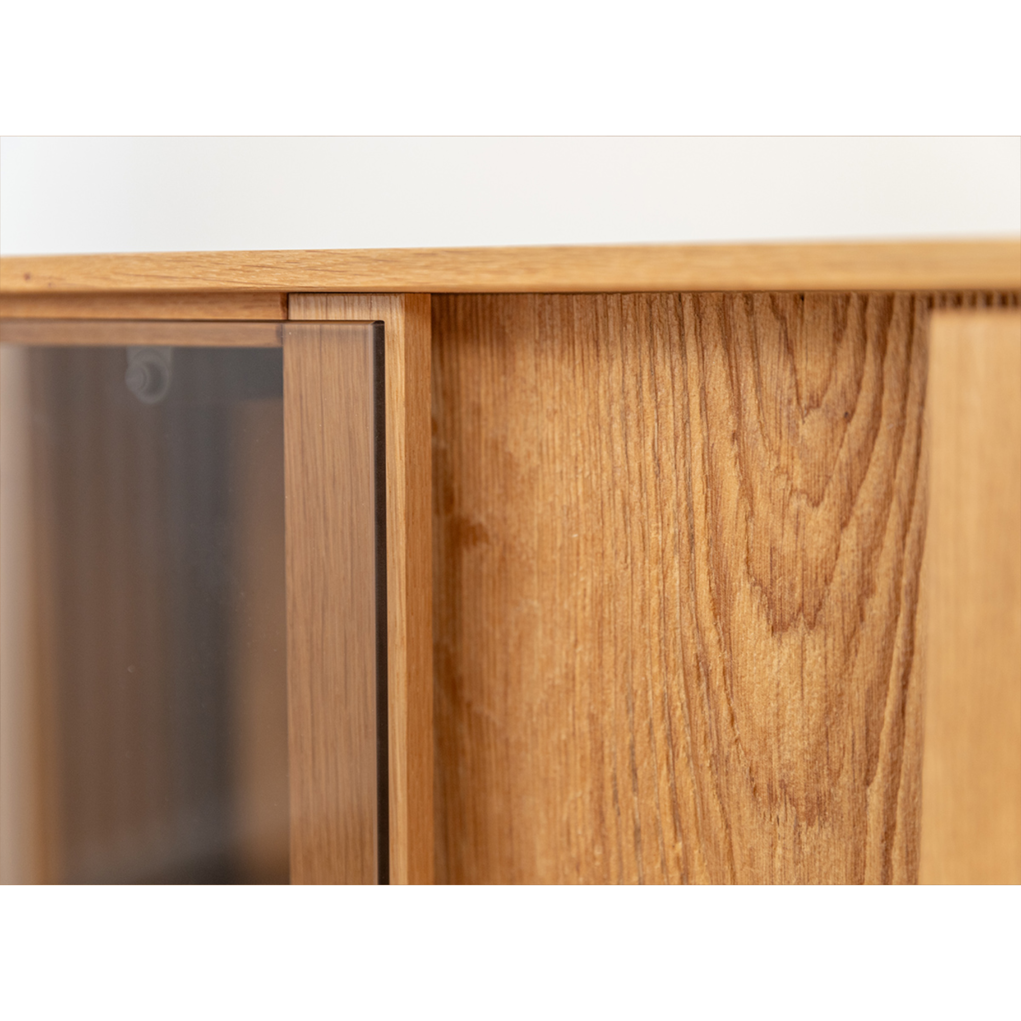 TV Kommode Collodi mit Glas, Material: Massivholz Eiche