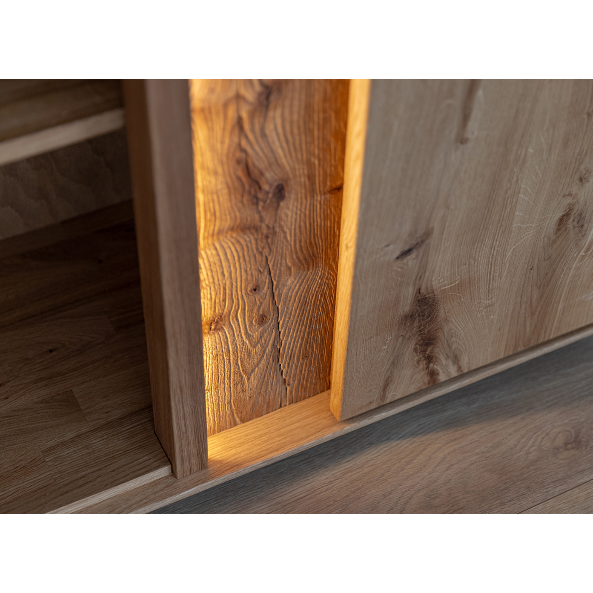 Vitrine Collodi 85x140cm, Material: Massivholz Eiche
