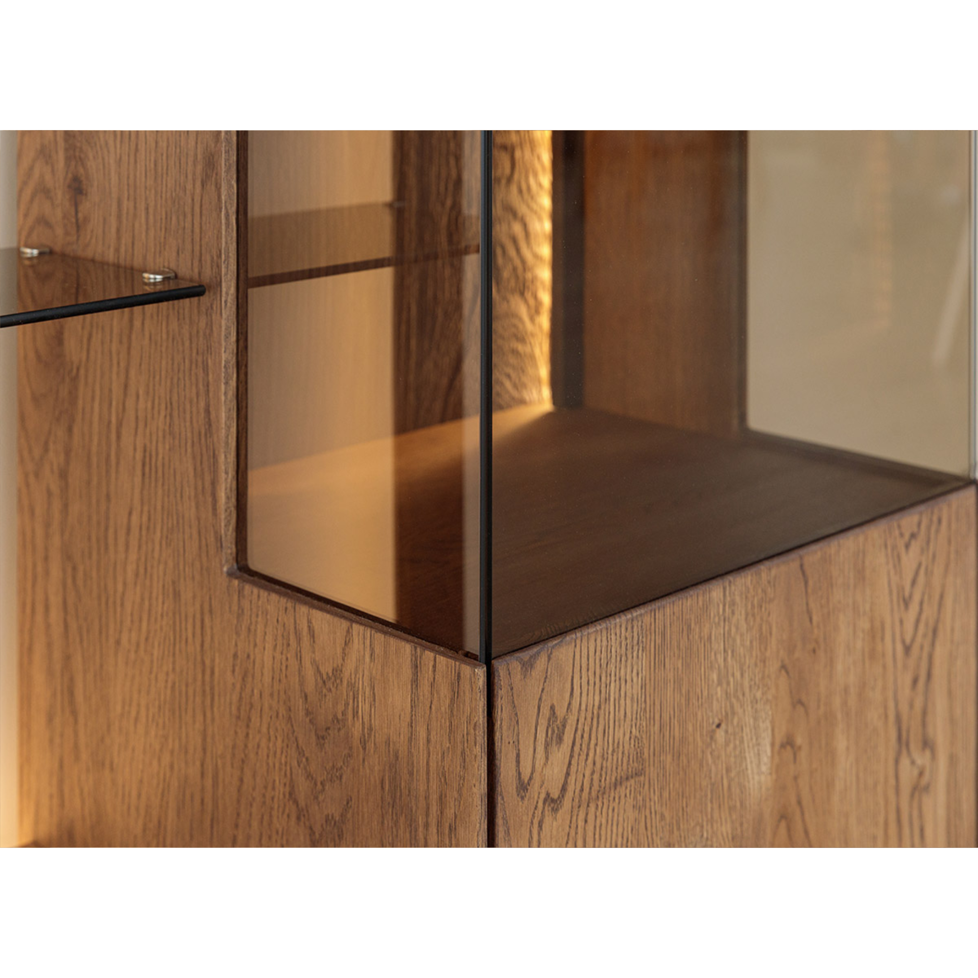 Vitrine Collodi 73x195cm, Material: Massivholz Eiche