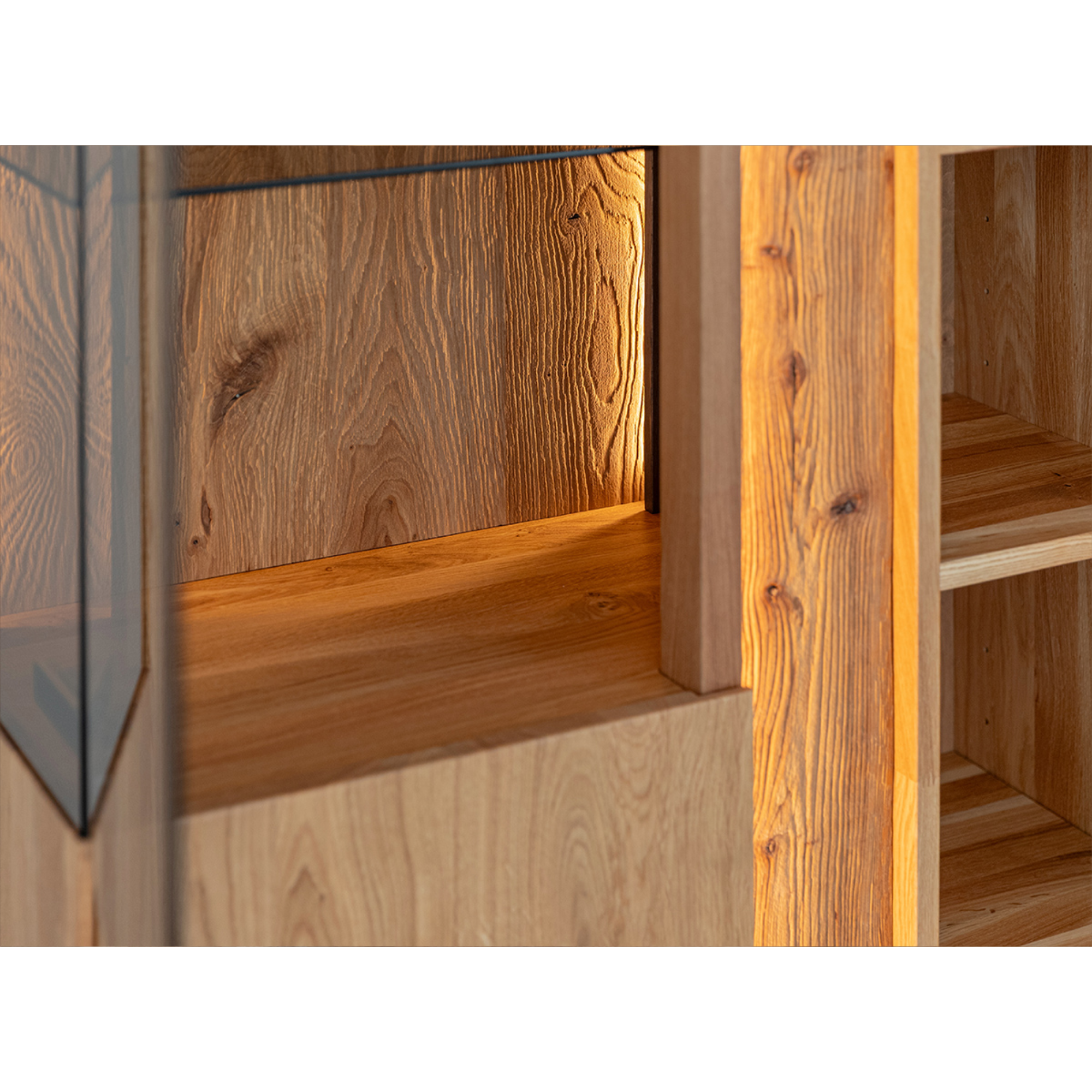 Vitrine Collodi 85x140cm, Material: Massivholz Eiche