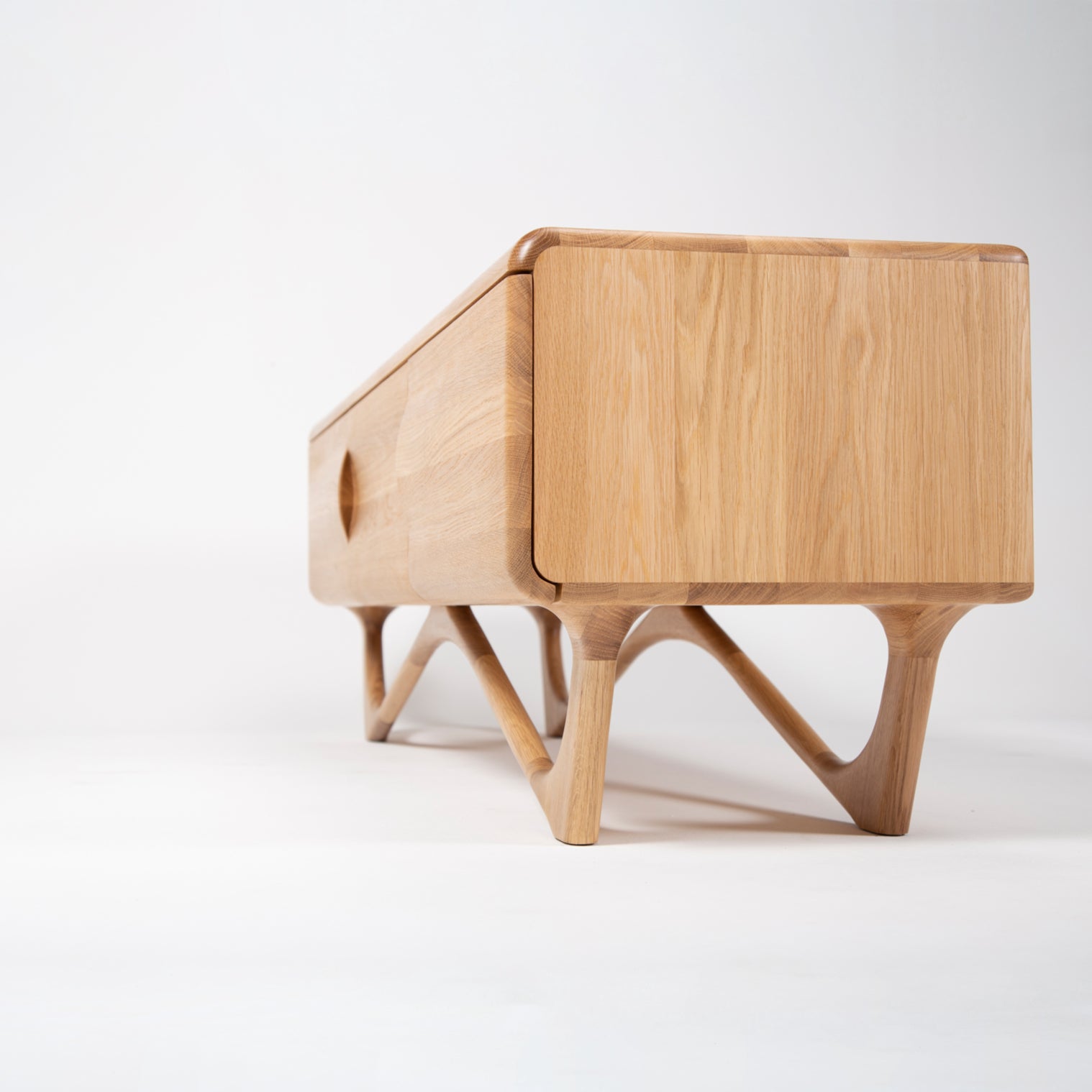 TV-Kommode Antoni 160x45 cm, Material: Massivholz Eiche