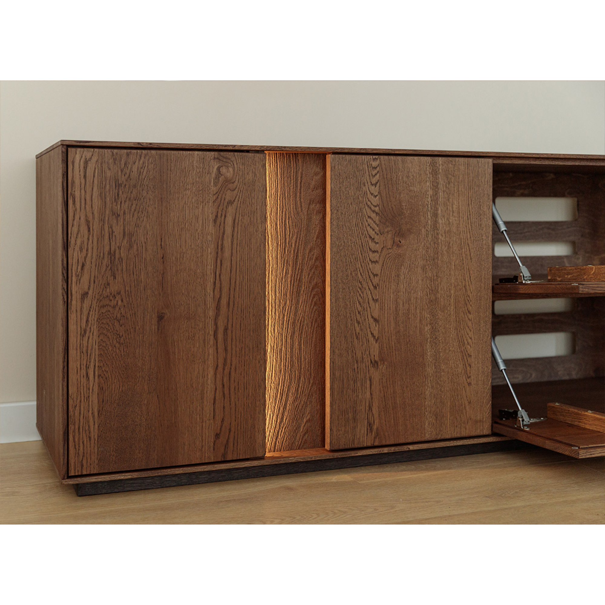 TV Kommode Collodi, Material: Massivholz Eiche