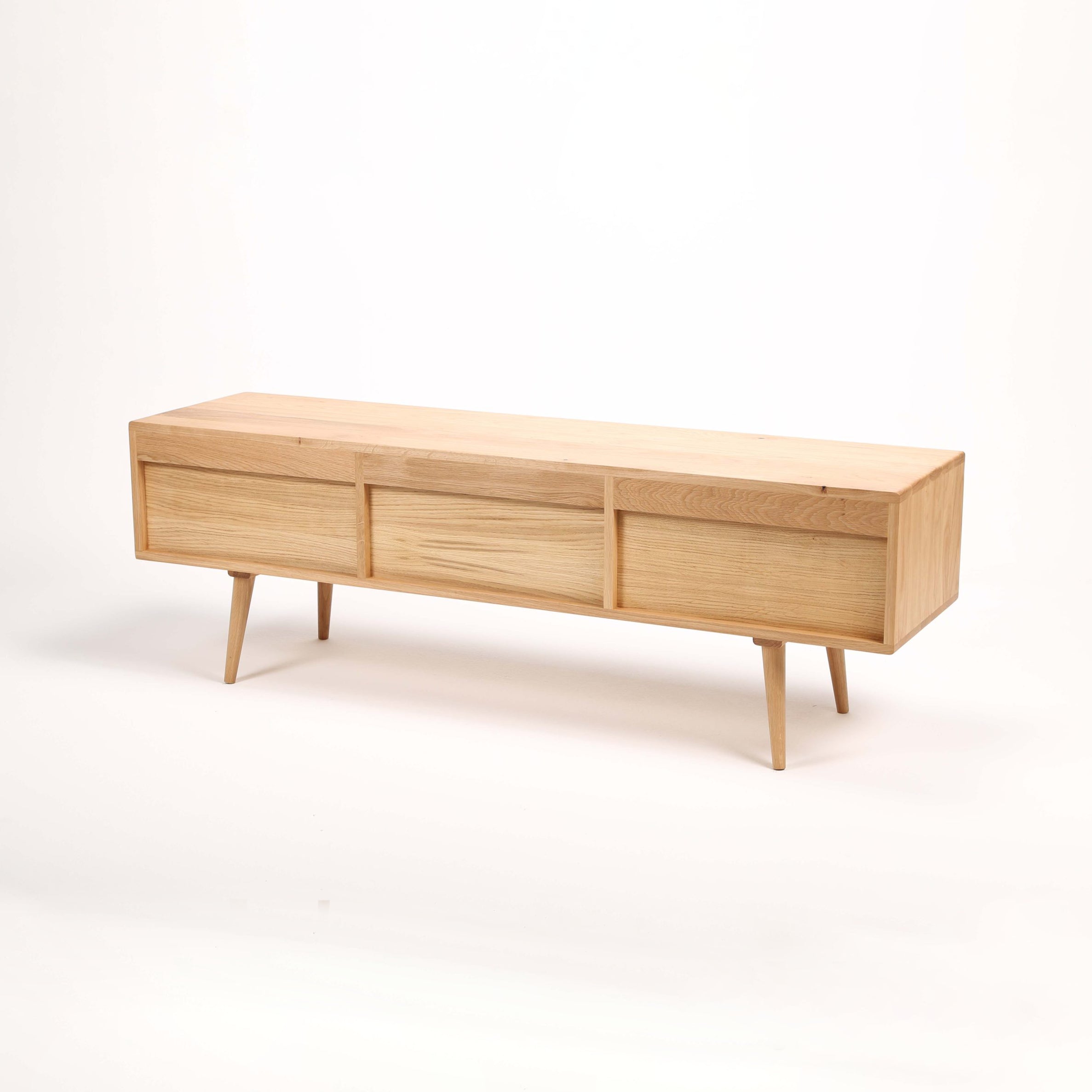 TV-Kommode Primo Bassa 160x41,5 cm, Material: Massivholz Eiche