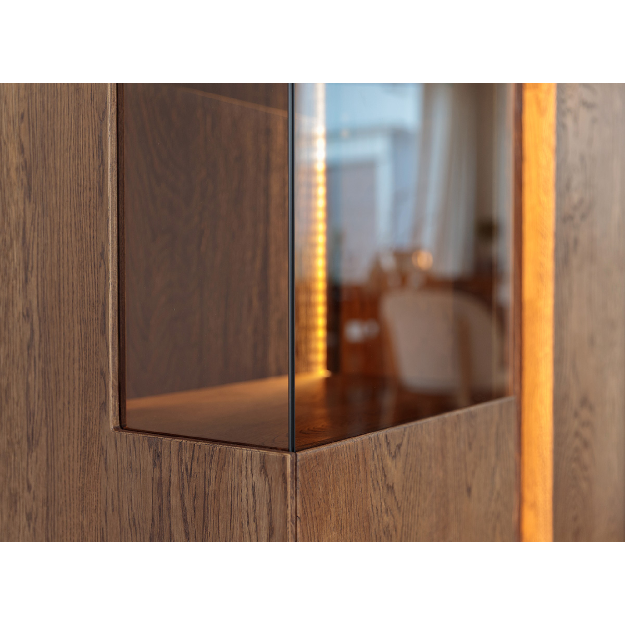 Vitrine Collodi 84,50x205cm, Material: Massivholz Eiche