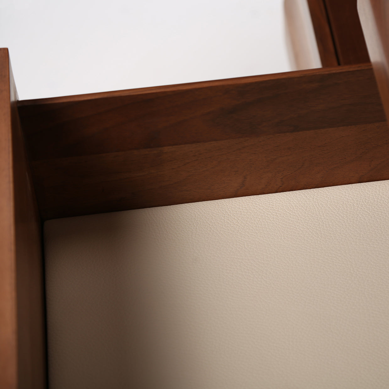 Kommode Antoni Alto 160x96cm, Material: Massivholz Nussbaum