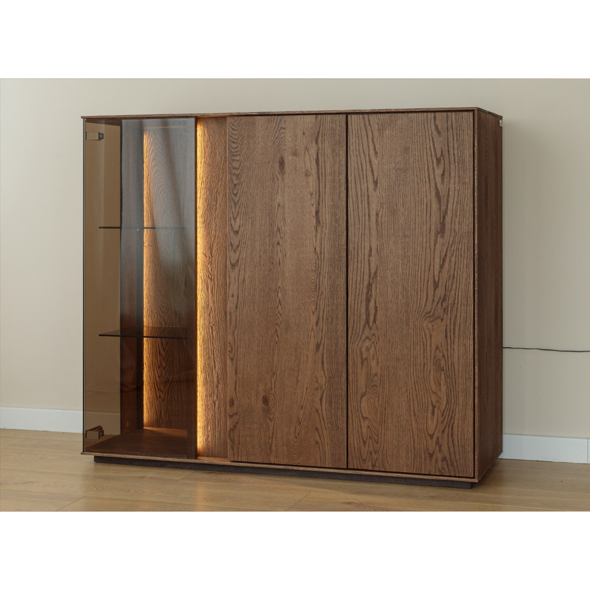 Vitrine Collodi 135x115cm, Material: Massivholz Eiche