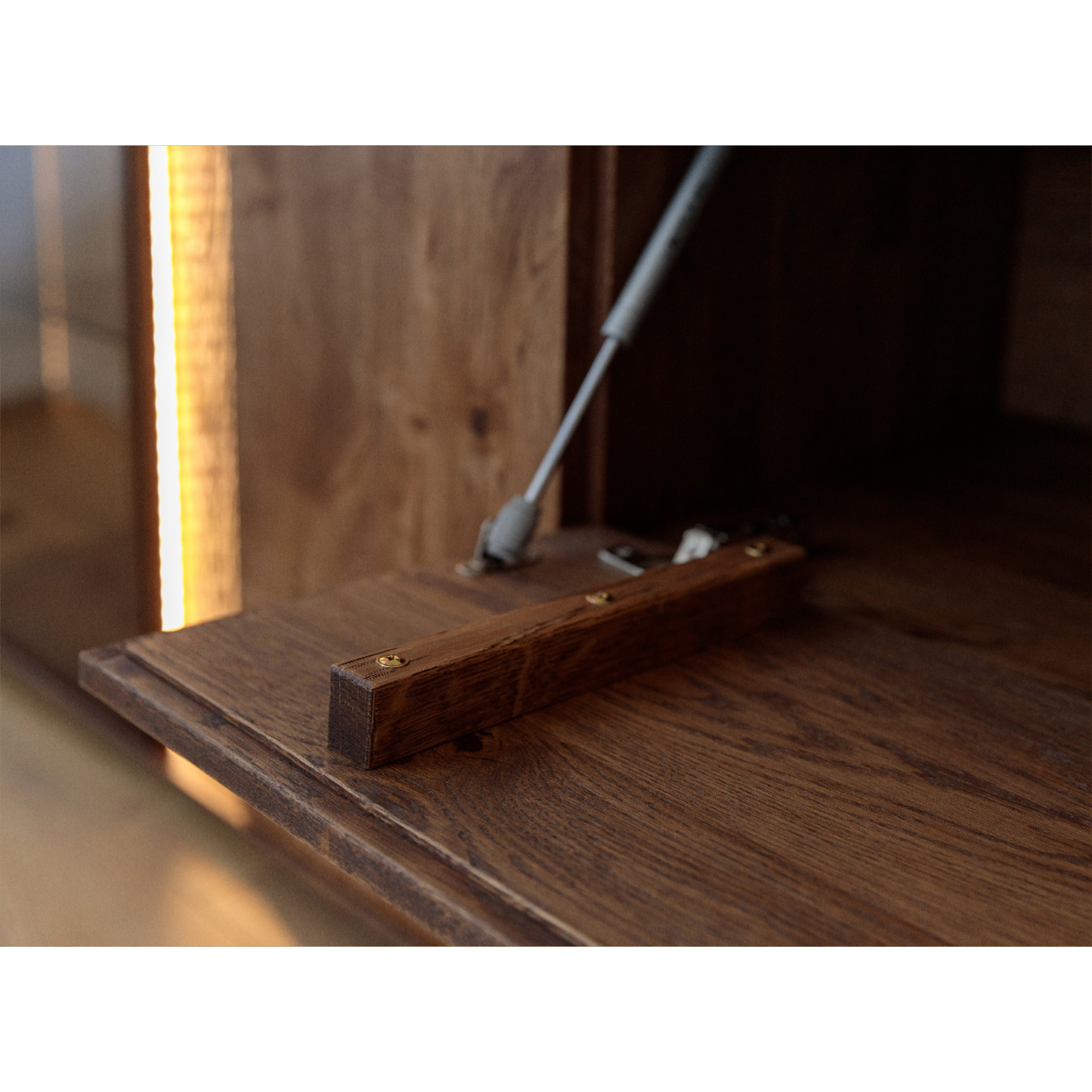 TV Kommode Collodi mit Glas, Material: Massivholz Eiche