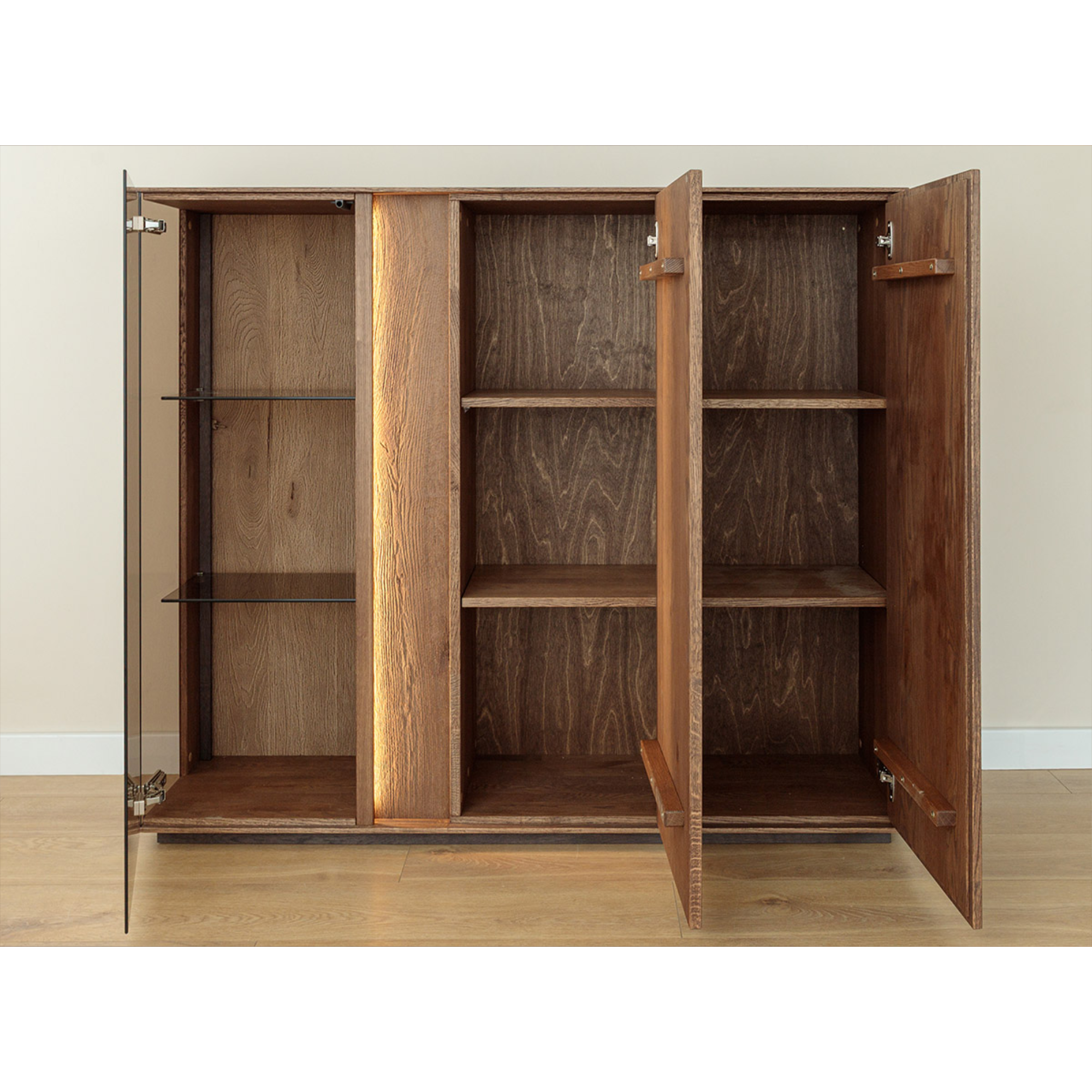 Vitrine Collodi 135x115cm, Material: Massivholz Eiche