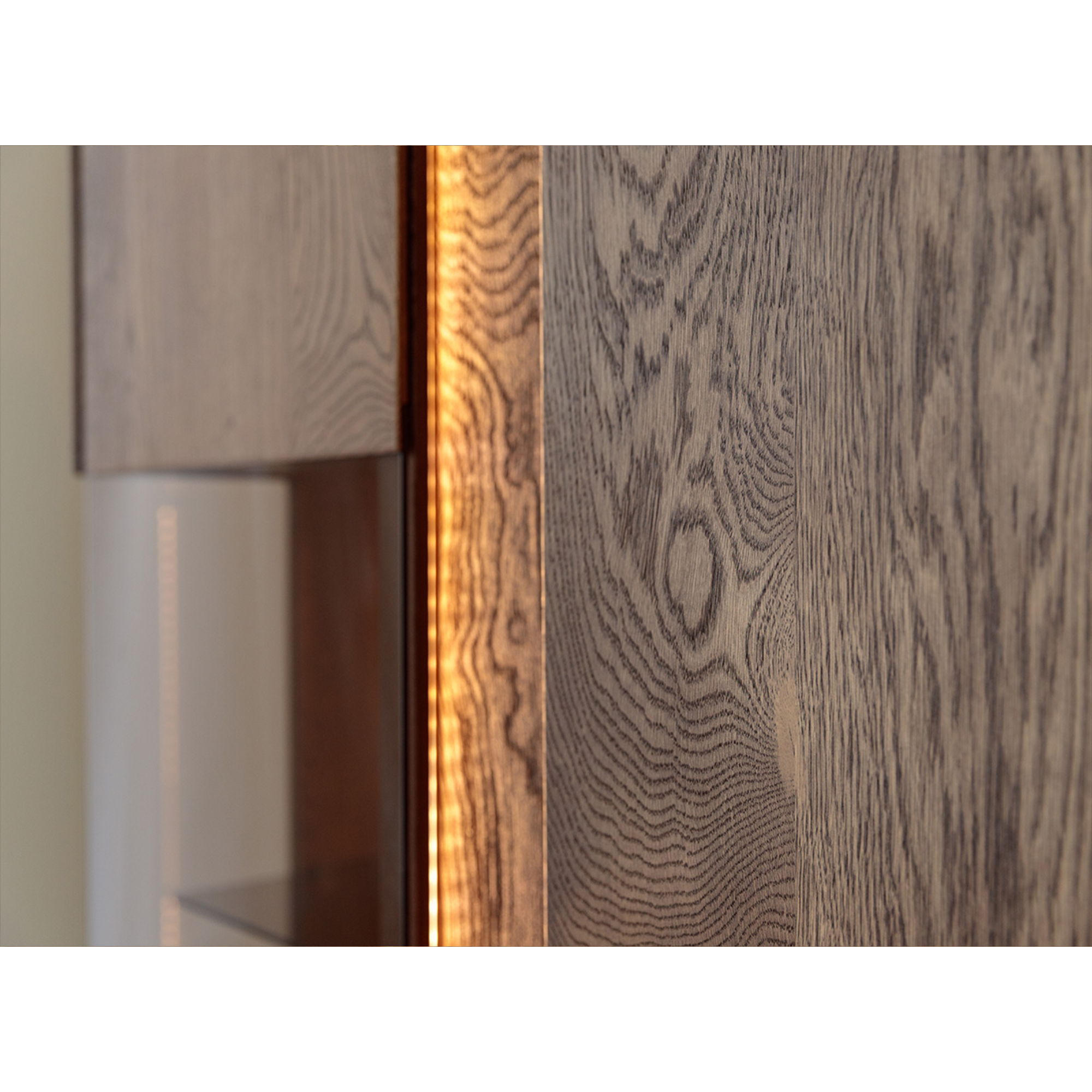 Vitrine Collodi 84,50x205cm, Material: Massivholz Eiche