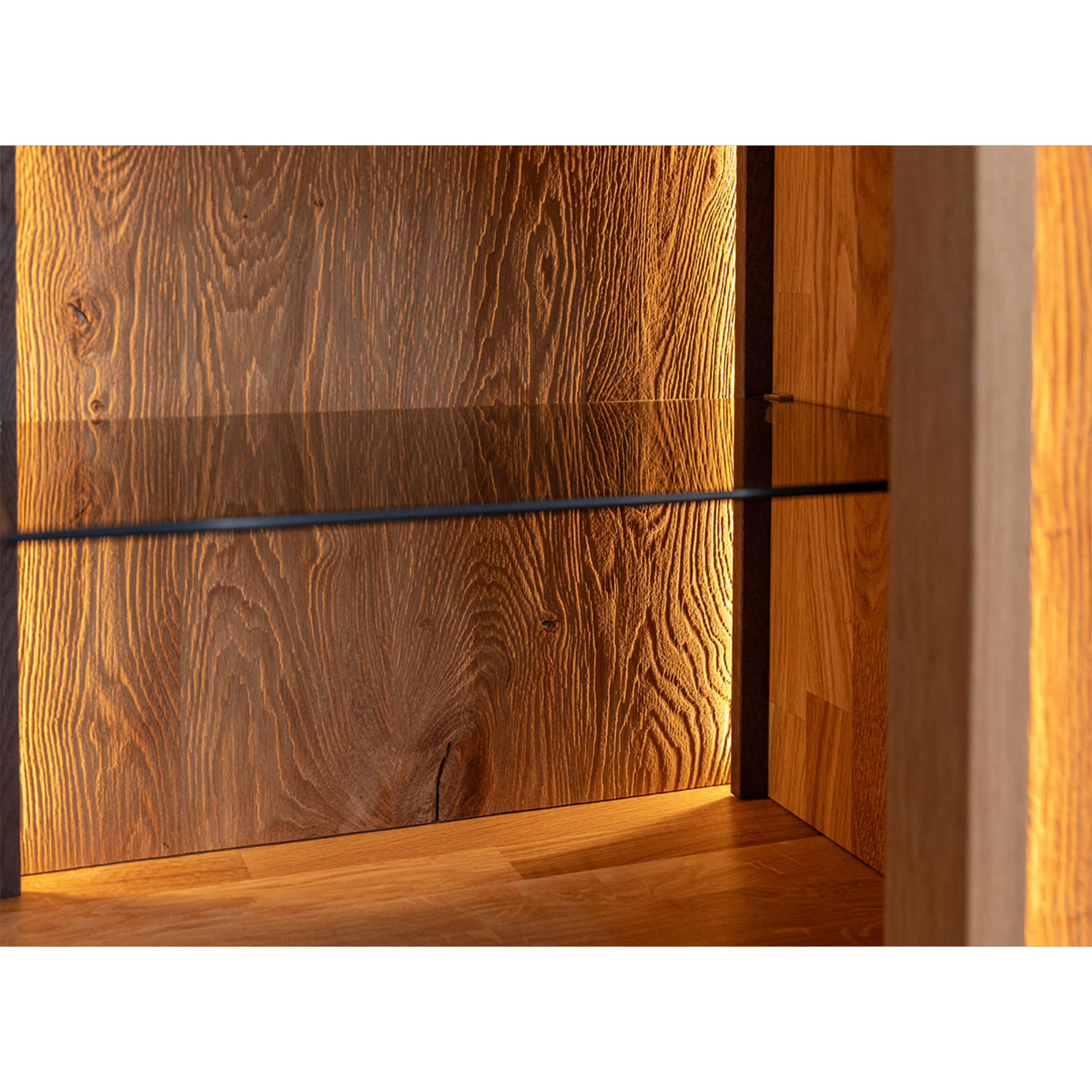 TV Kommode Collodi mit Glas, Material: Massivholz Eiche