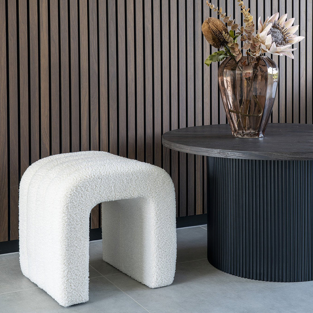 Colma Hocker, Material: Bouclé