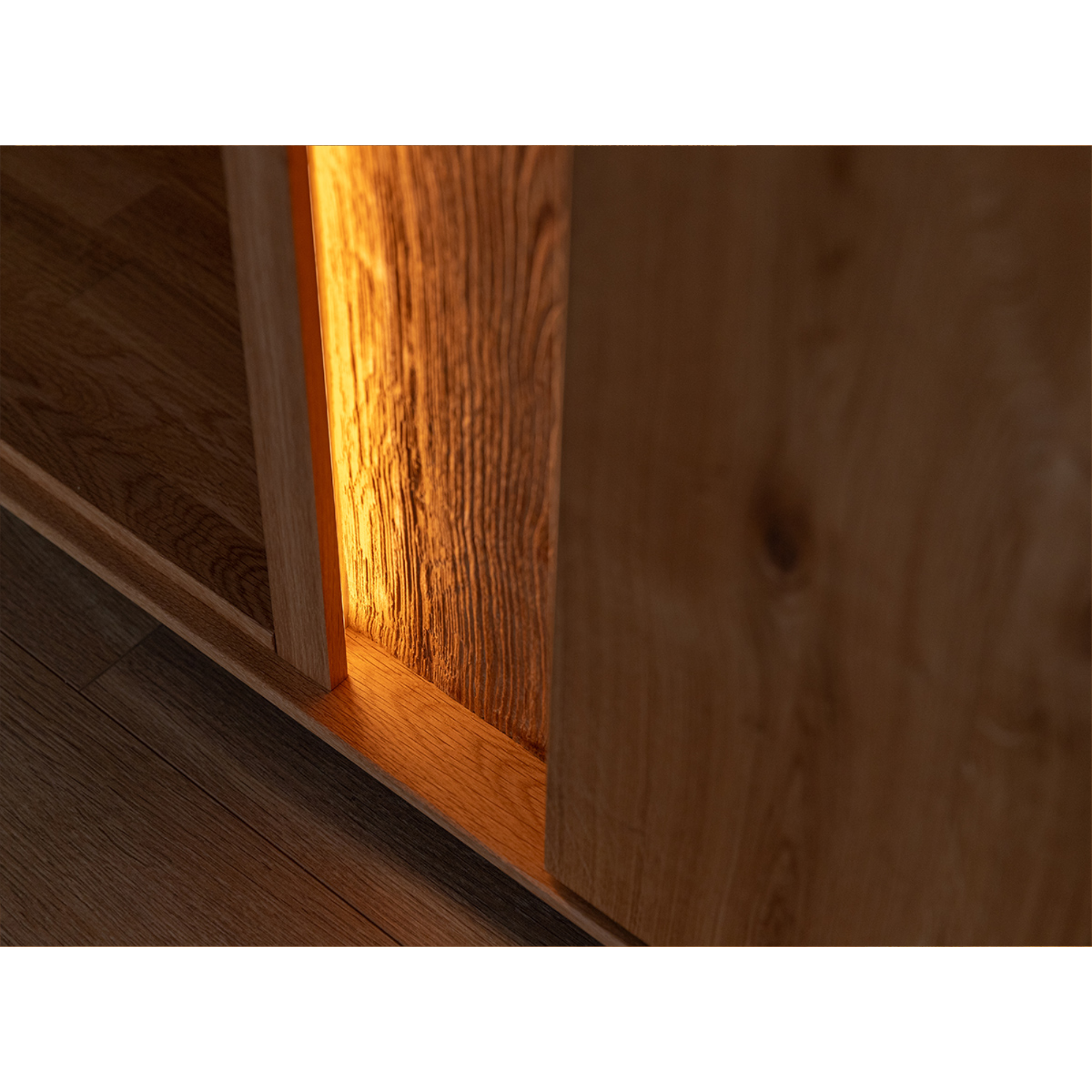 TV Kommode Collodi mit Glas, Material: Massivholz Eiche