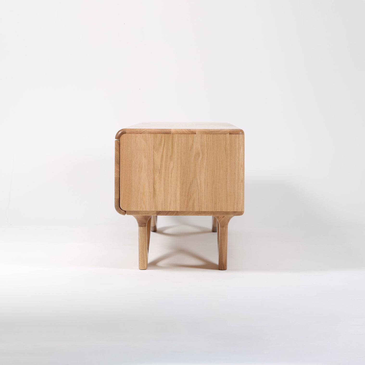 TV-Kommode Antoni 160x45 cm, Material: Massivholz Eiche