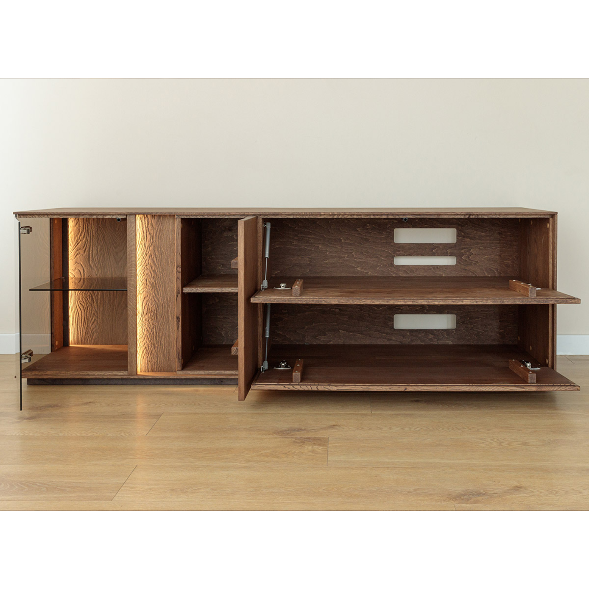 TV Kommode Collodi mit Glas, Material: Massivholz Eiche