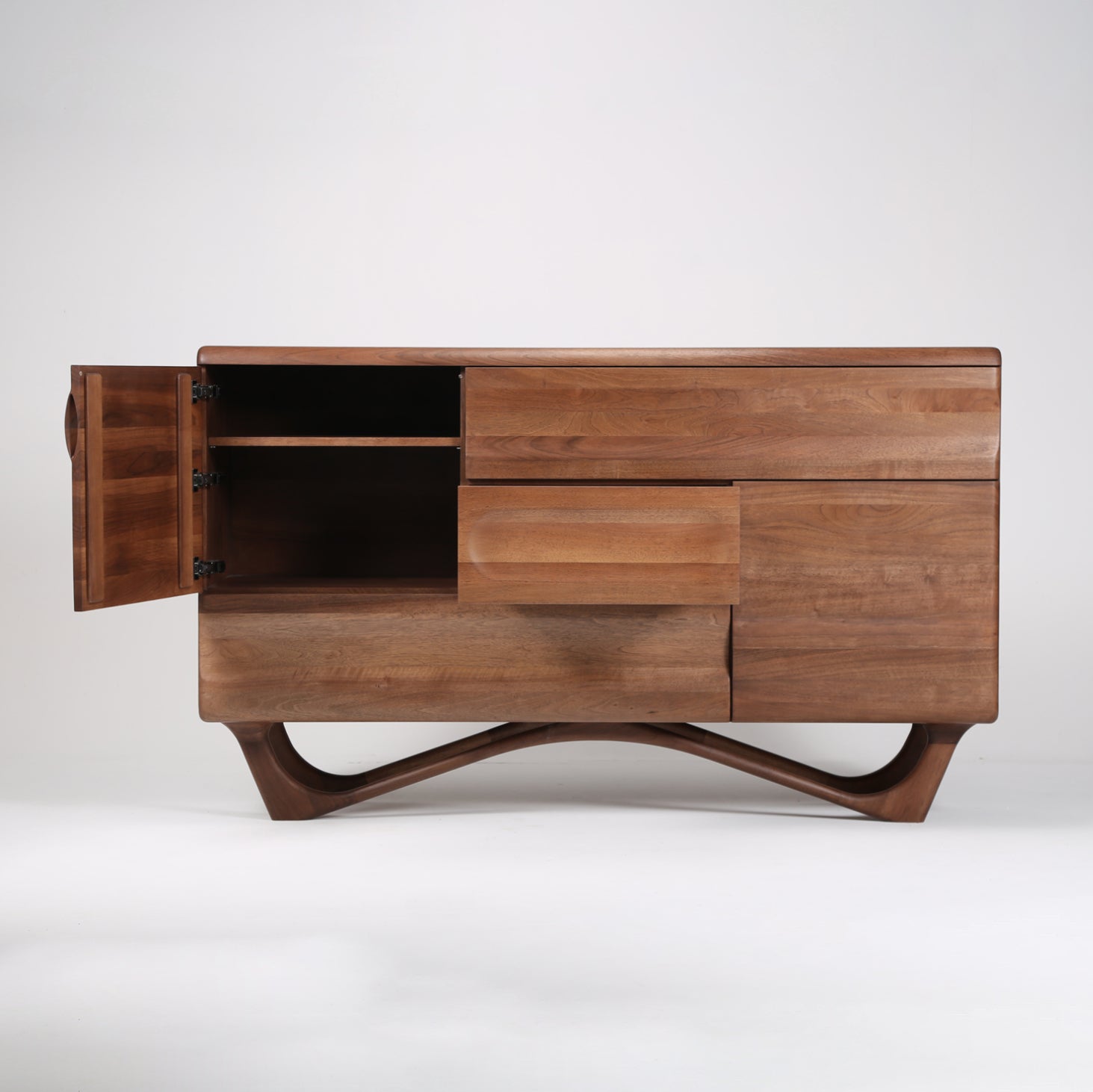 Kommode Antoni Alto 160x96cm, Material: Massivholz Nussbaum