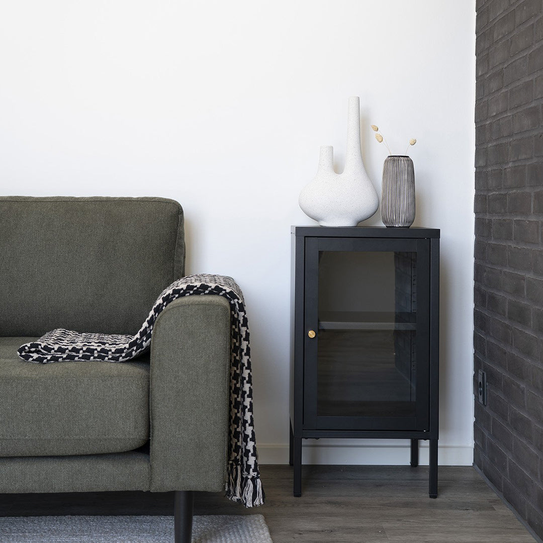 Dalby Schrank, Material: Stahl