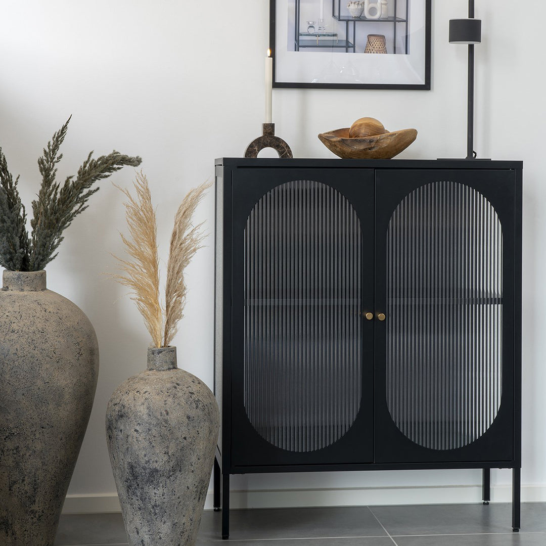 Adelaide Schrank, Material: Stahl