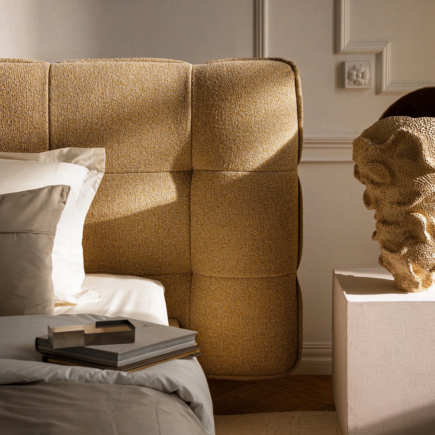 Bett Eric, Material: Strukturierter Stoff