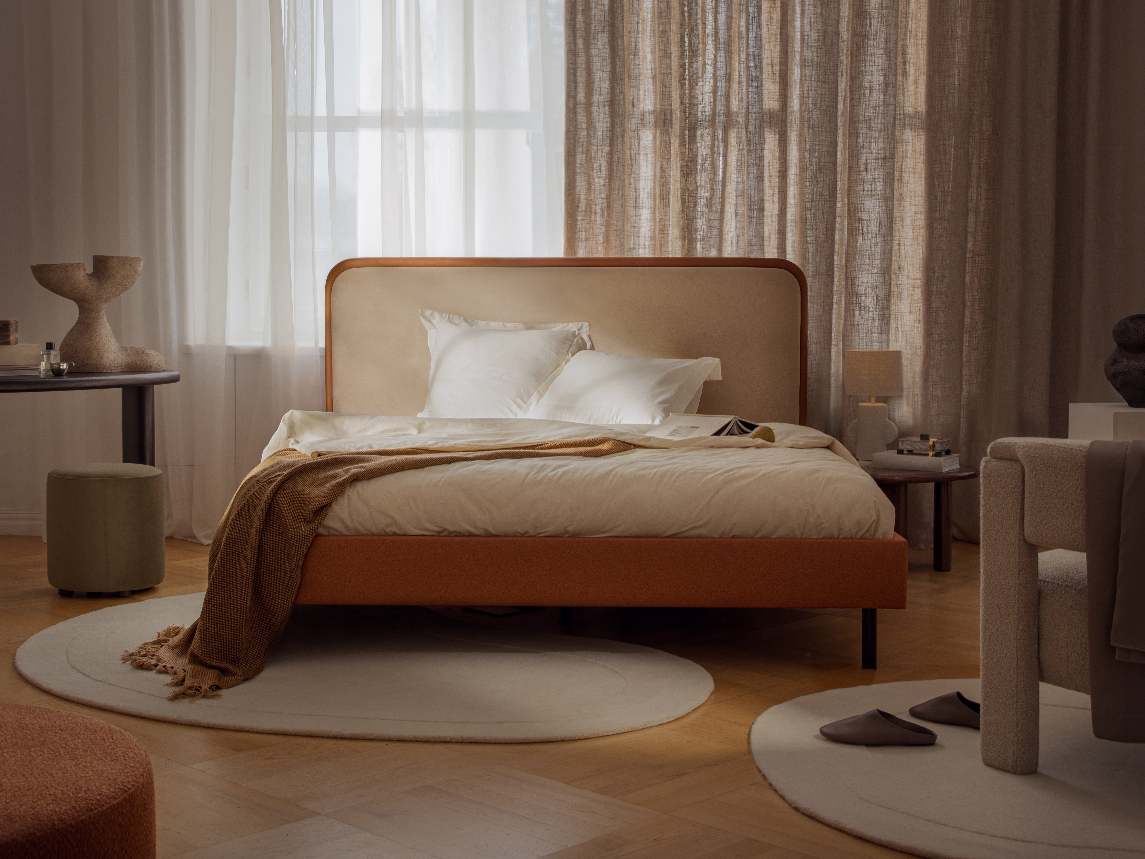 Bett Aveline, Material: Bouclé