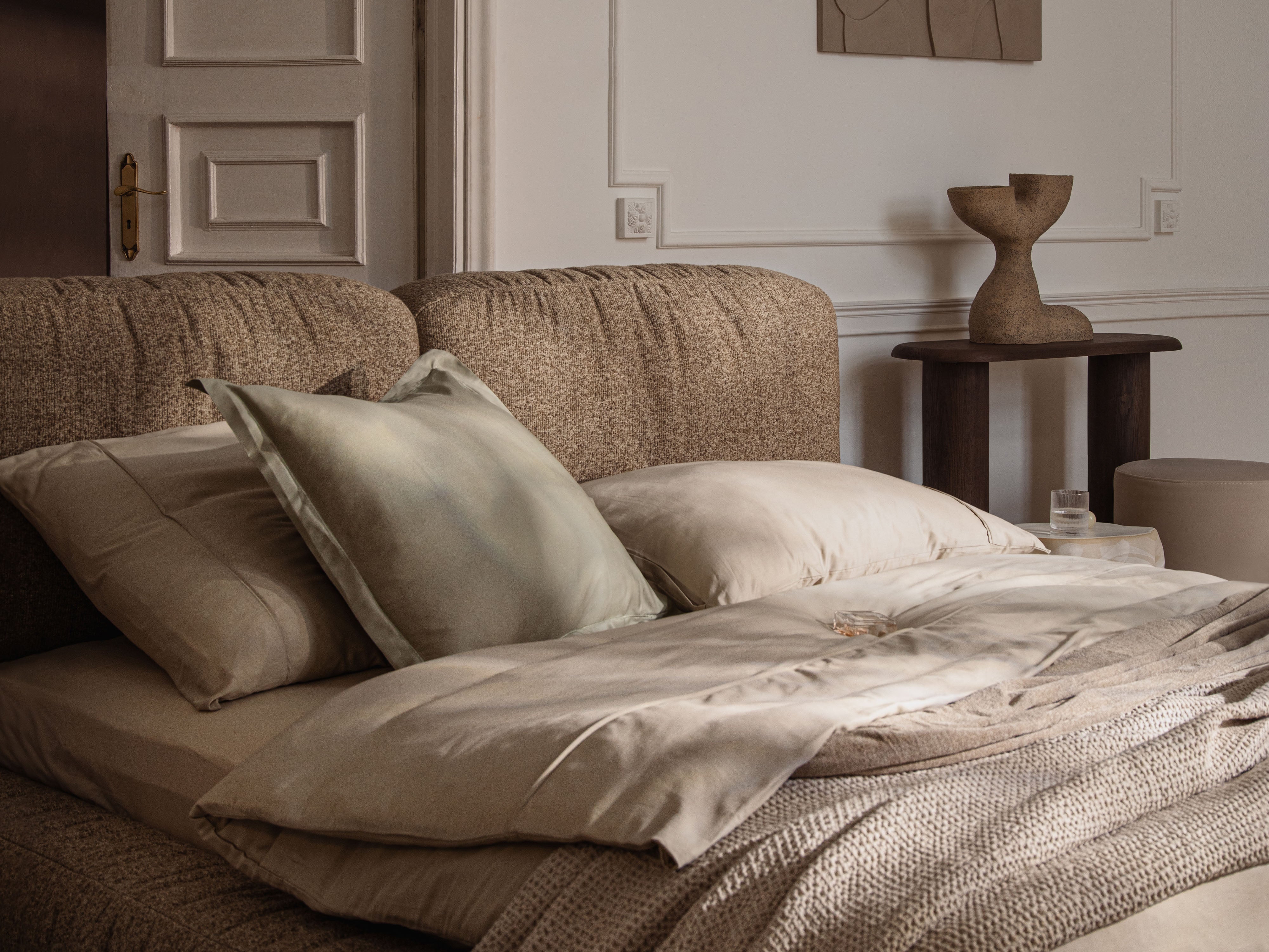 Bett Martina, Material: Bouclé