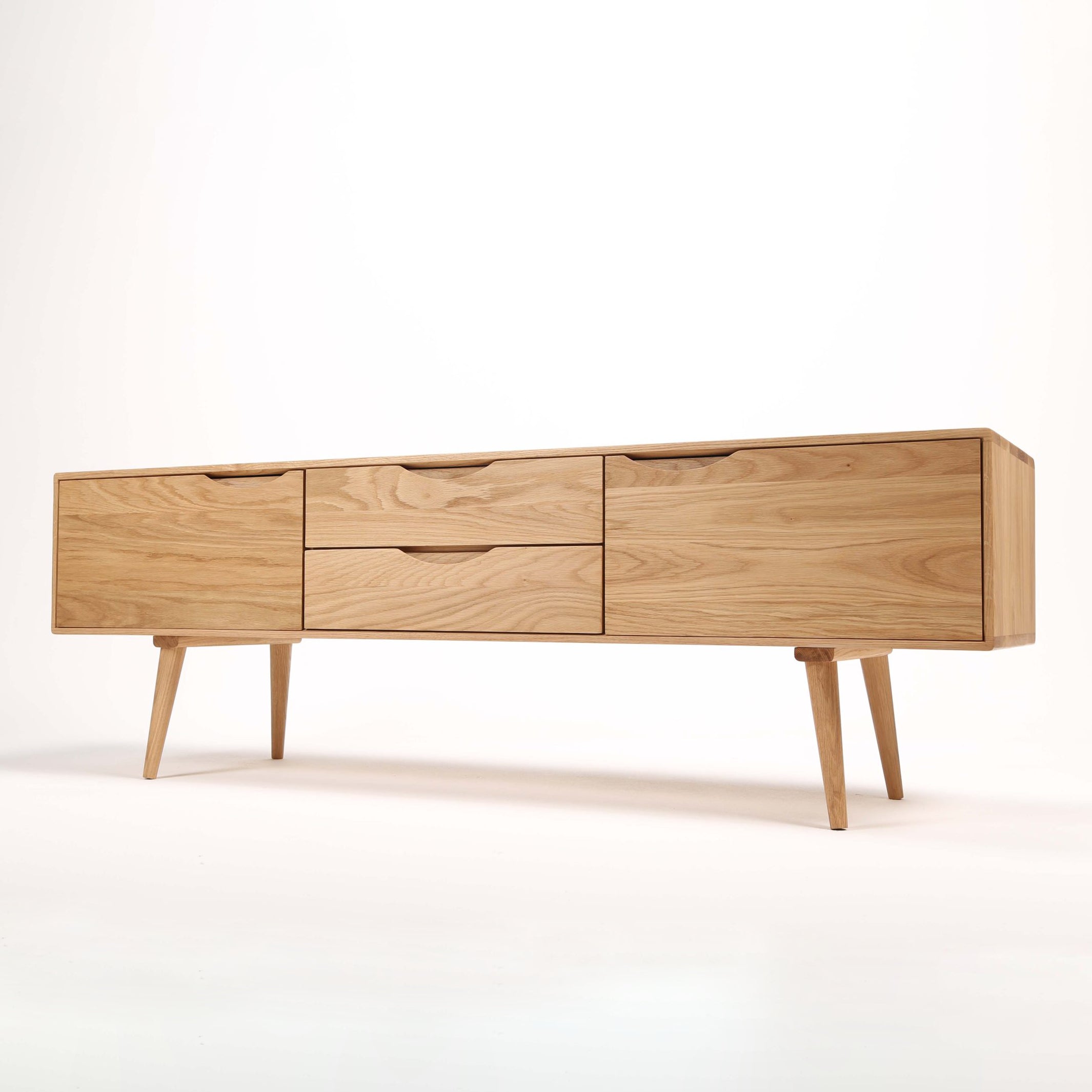 TV-Kommode Primo Bassa 160x41,5 cm, Material: Massivholz Eiche