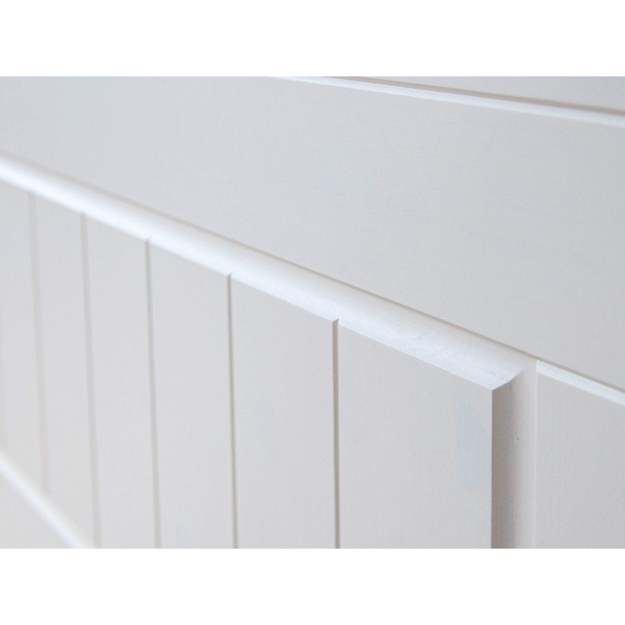 Bett Belluno, Material: Massives Kiefernholz