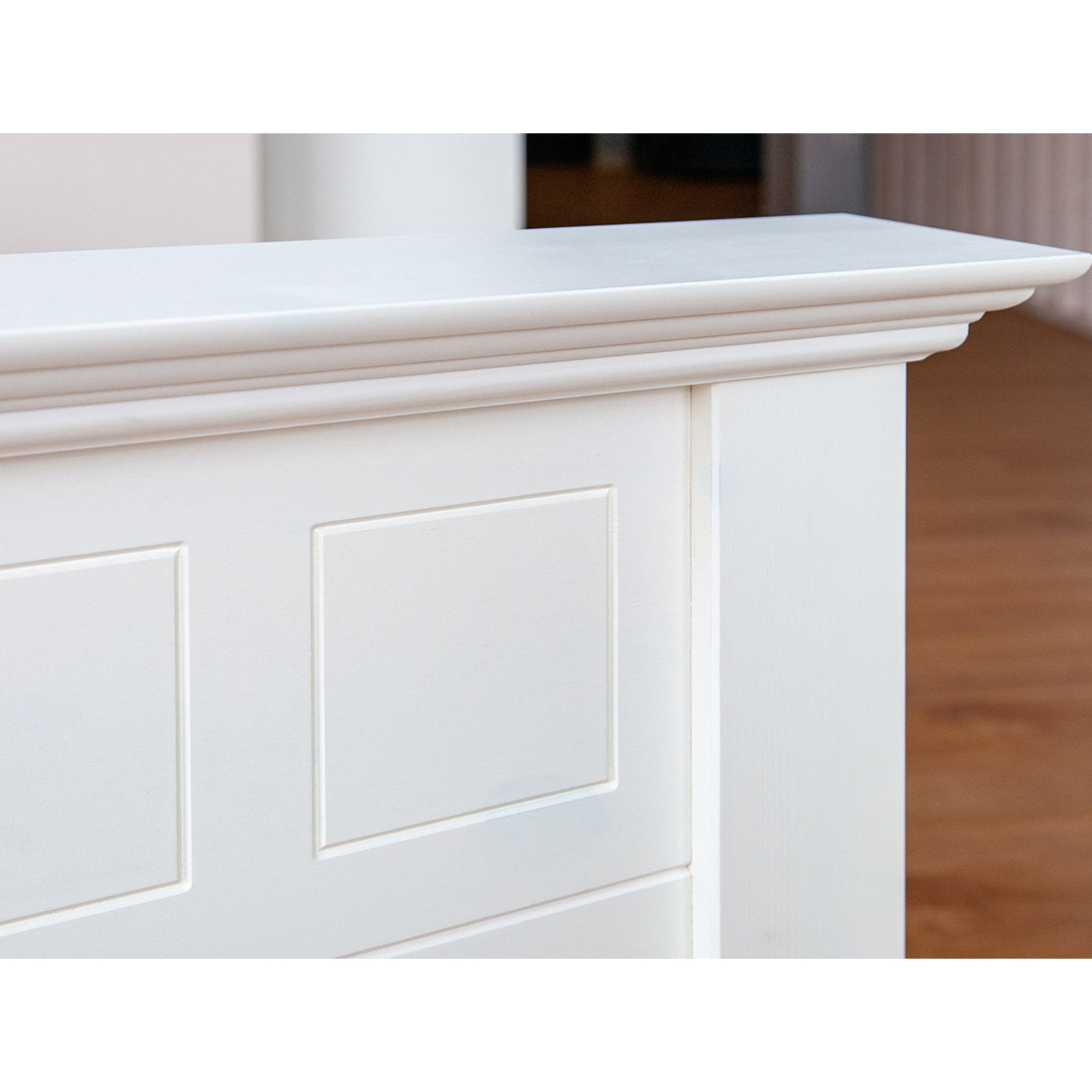 Bett Belluno, Material: Massives Kiefernholz