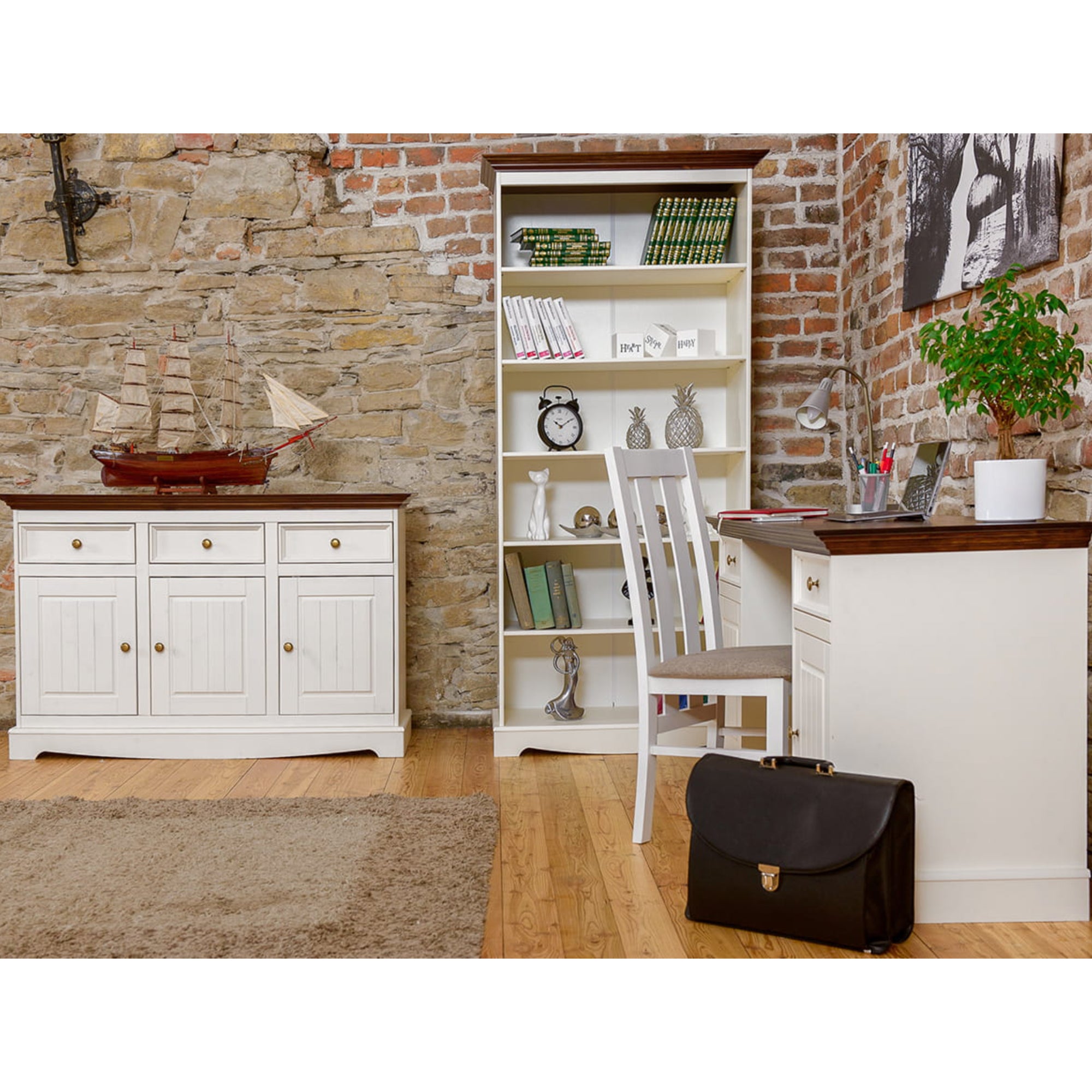 Regal Belluno, Material: Massives Kiefernholz
