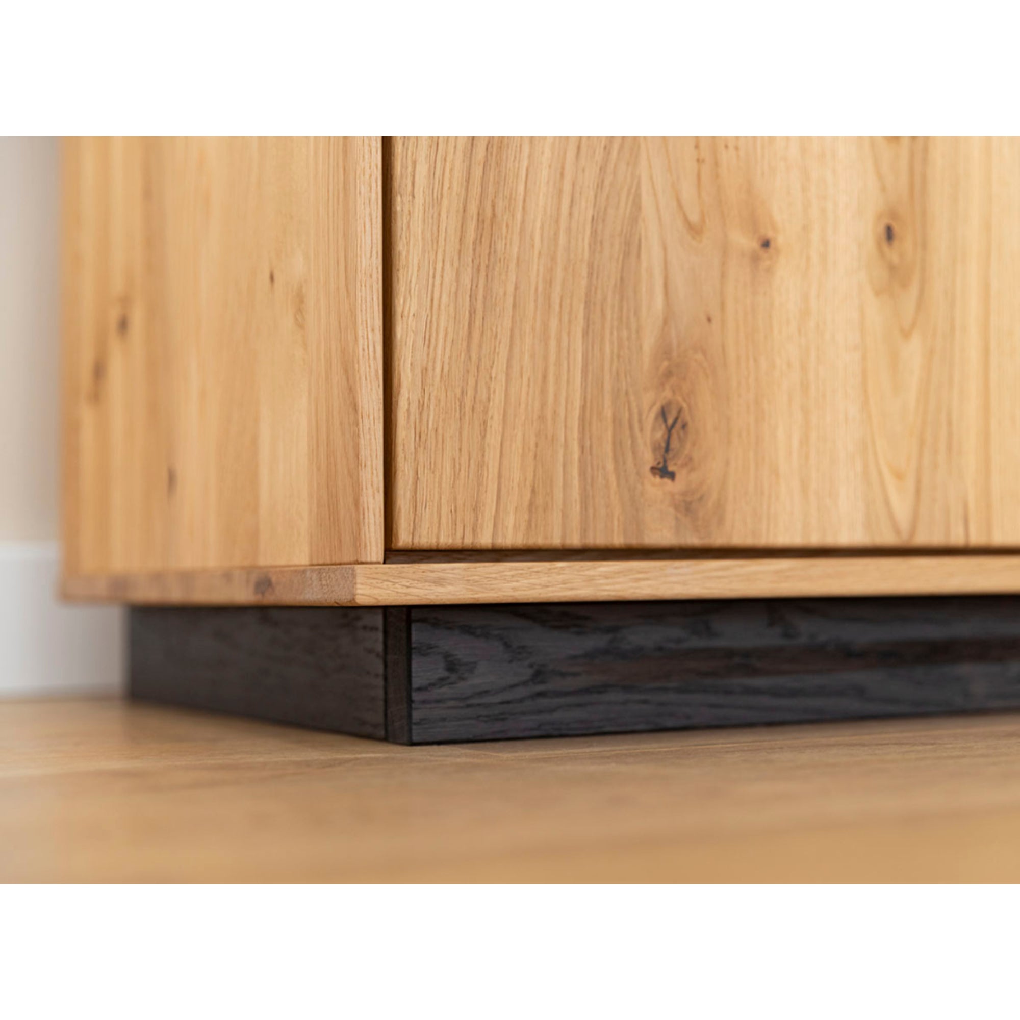 Kommode Tirano 154x39 cm, Material: Massivholz Eiche
