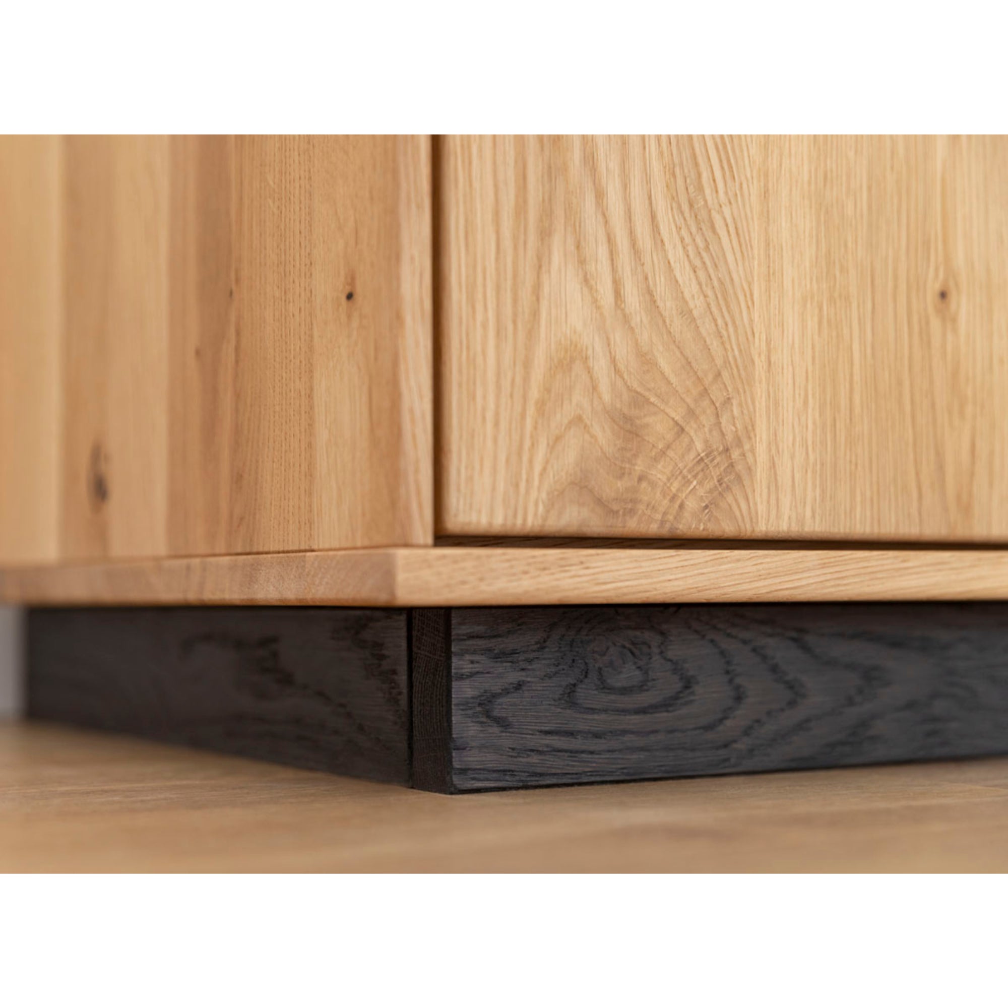 TV Kommode Tirano 200x39 cm, Material: Massivholz Eiche