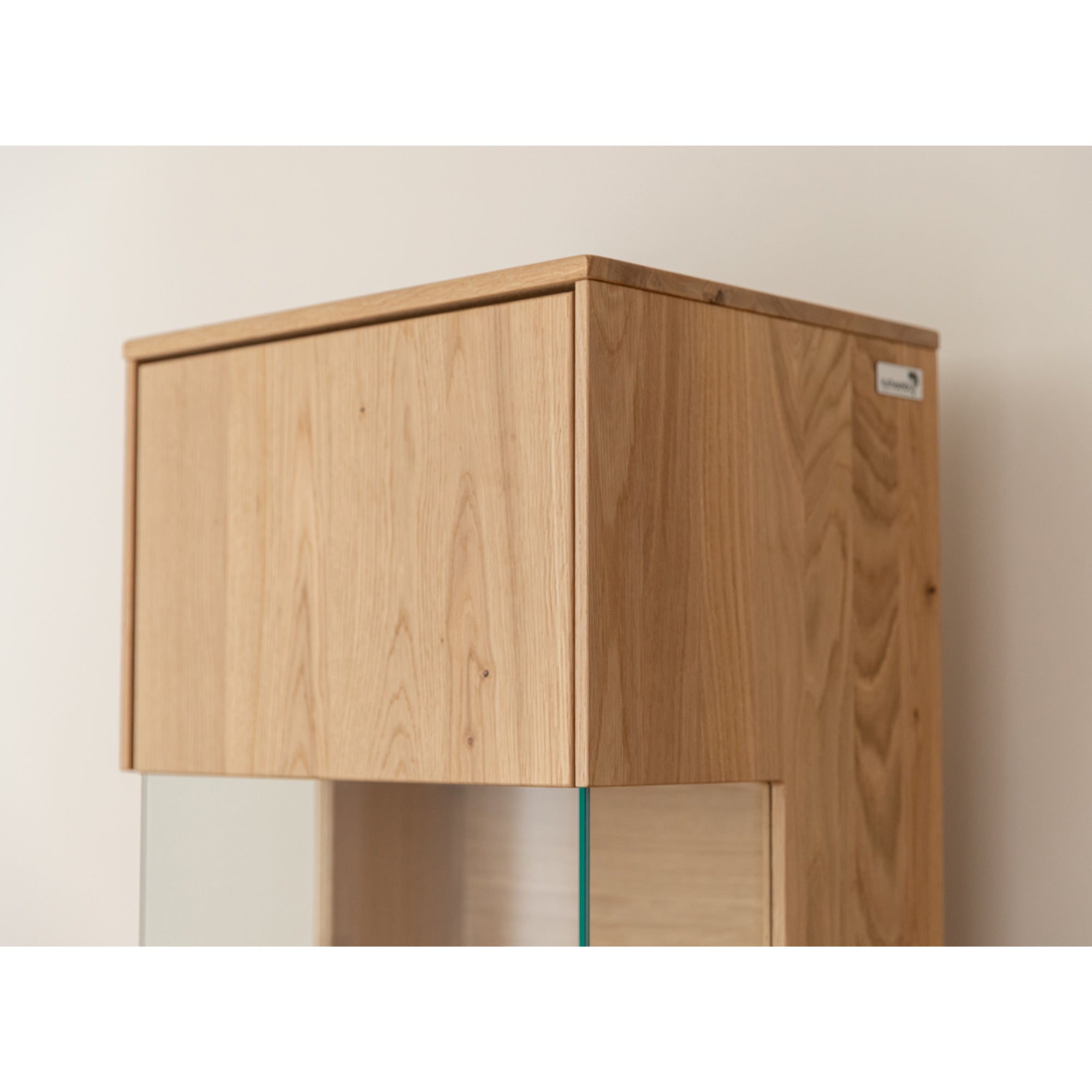 Vitrine Tirano 33x142 cm, Material: Massivholz Eiche