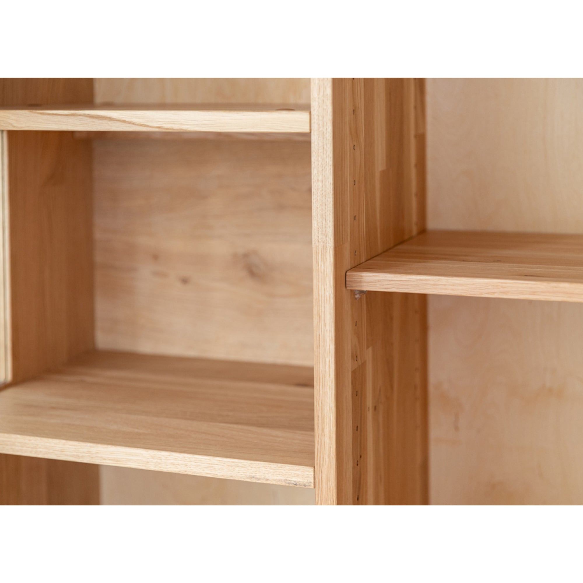 Vitrine Tirano 39x147 cm, Material: Massivholz Eiche