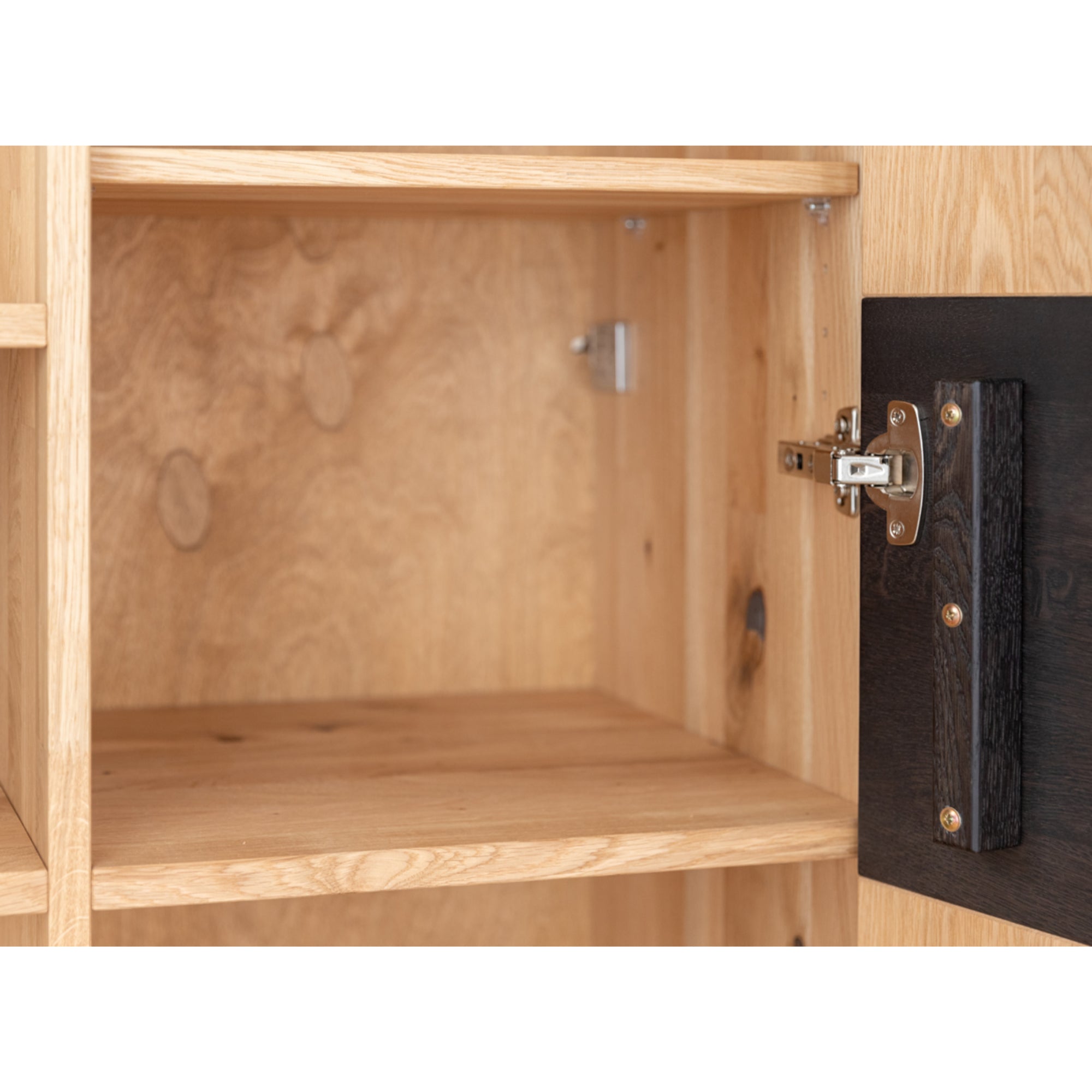 Vitrine Tirano 39x147 cm, Material: Massivholz Eiche