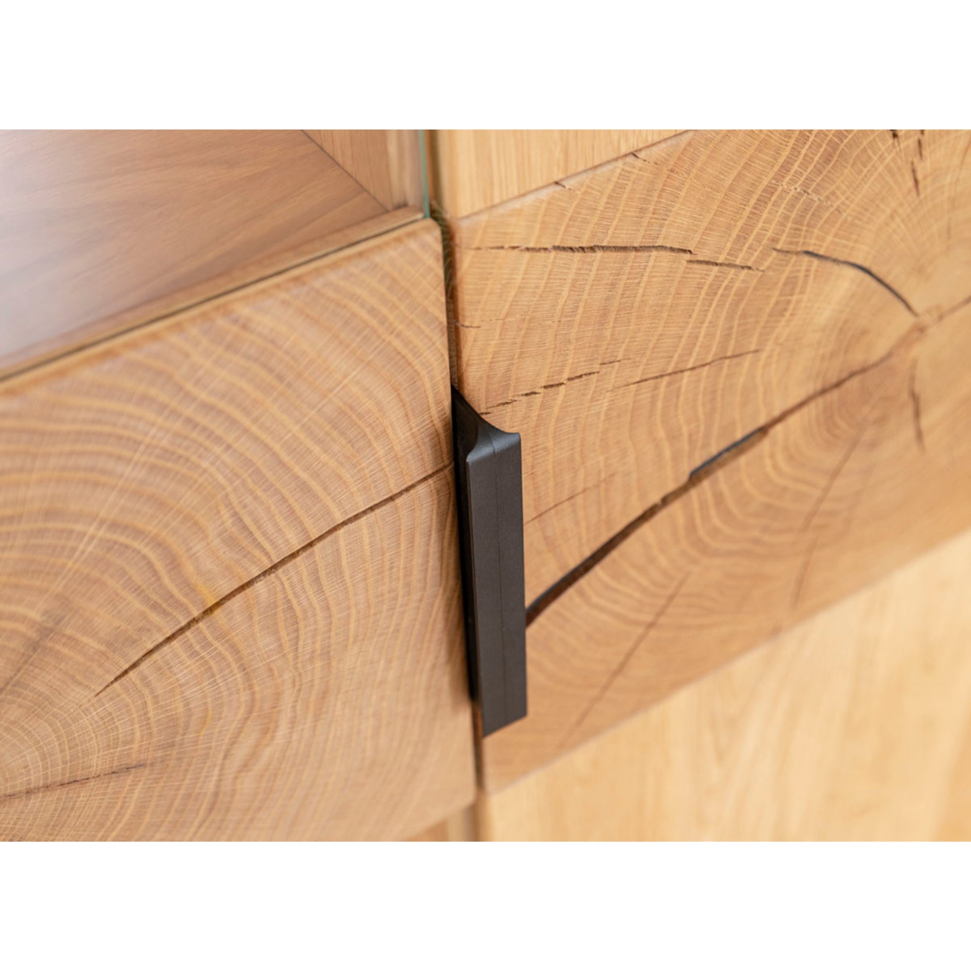 Vitrine Tirano 39x147 cm, Material: Massivholz Eiche