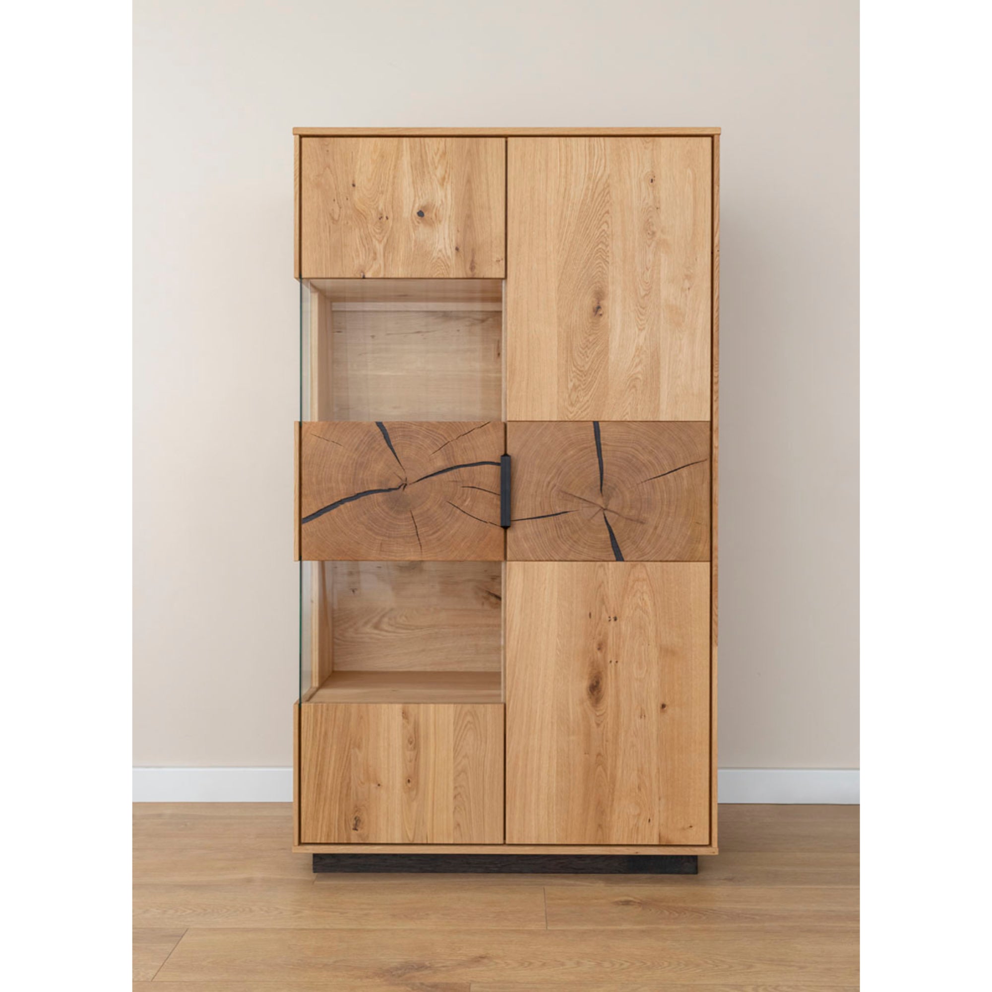 Vitrine Tirano 39x147 cm, Material: Massivholz Eiche