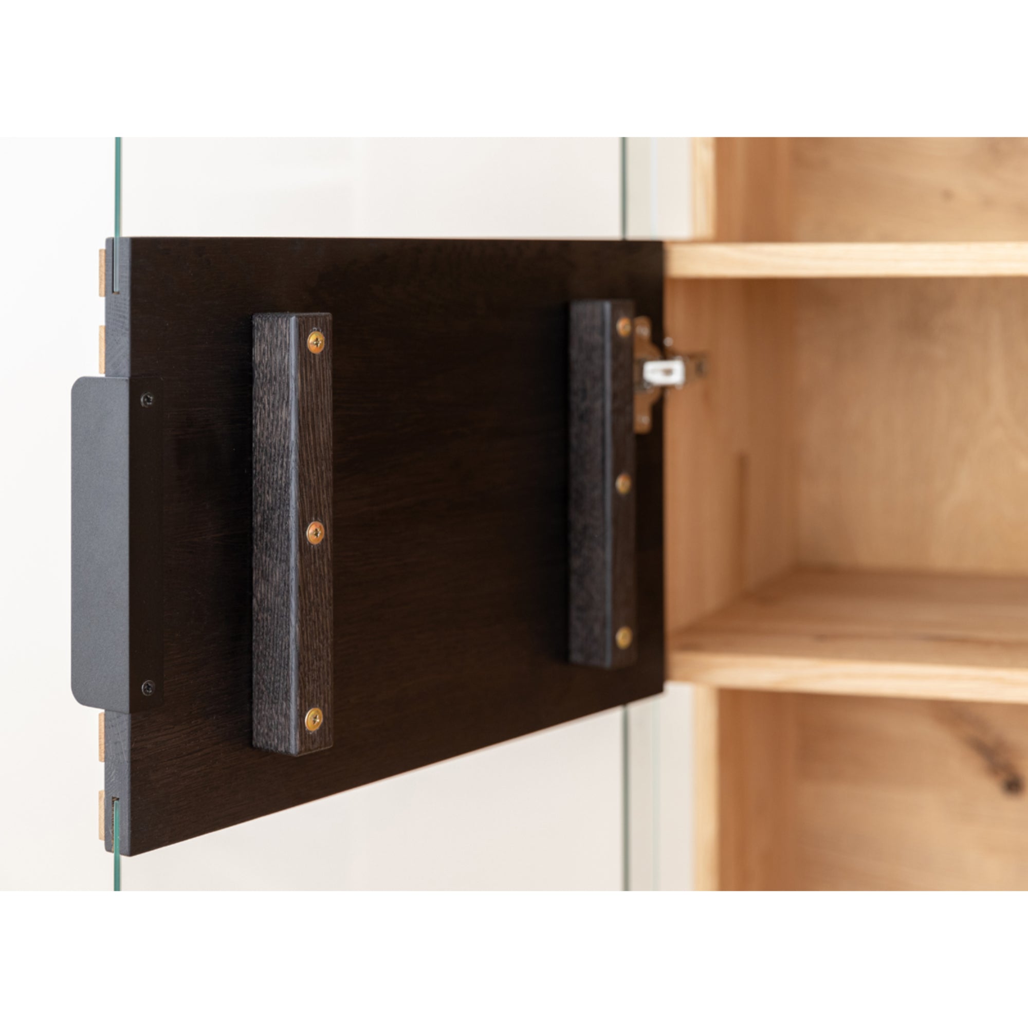 Vitrine Tirano 39x147 cm, Material: Massivholz Eiche