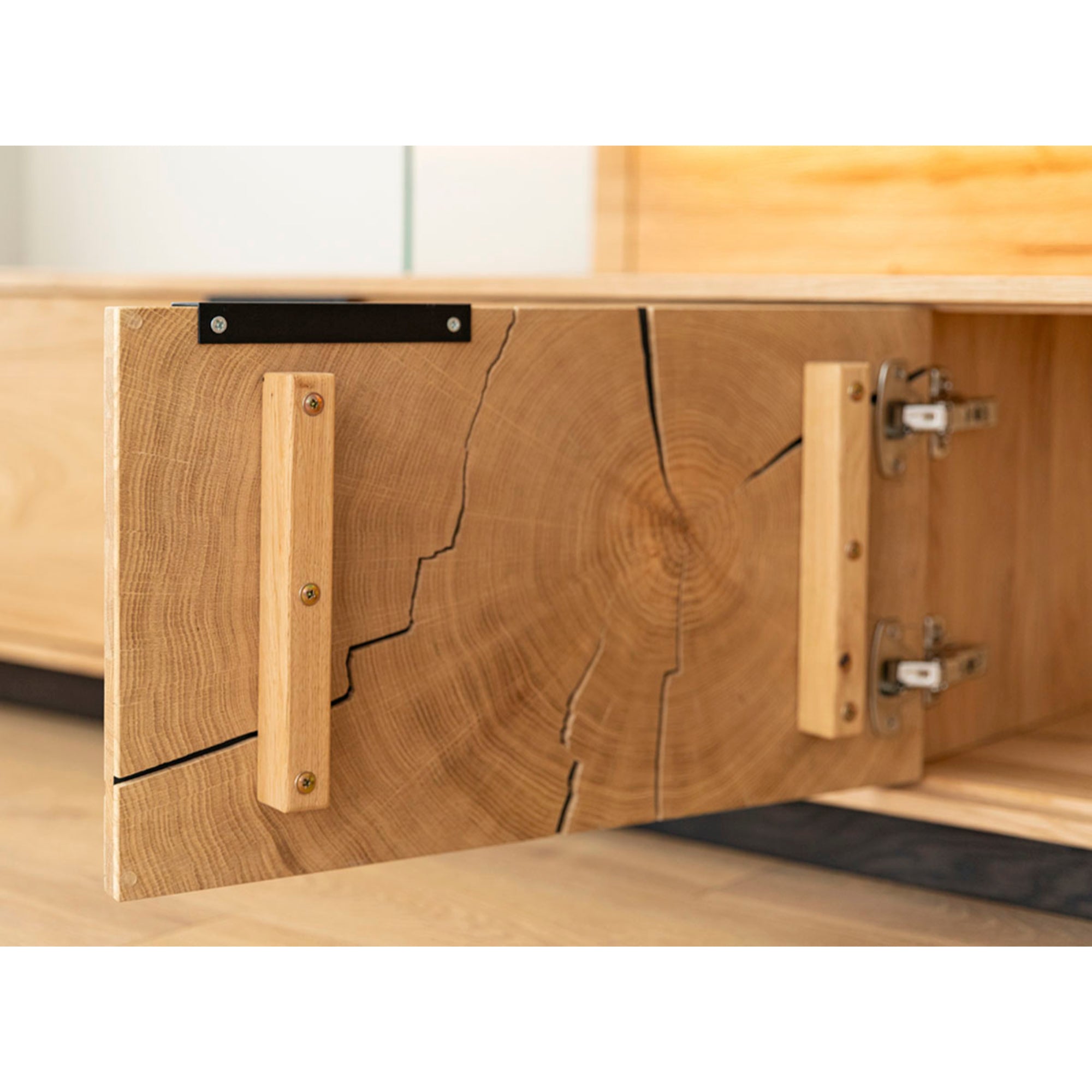 TV Kommode Tirano 200x39 cm, Material: Massivholz Eiche