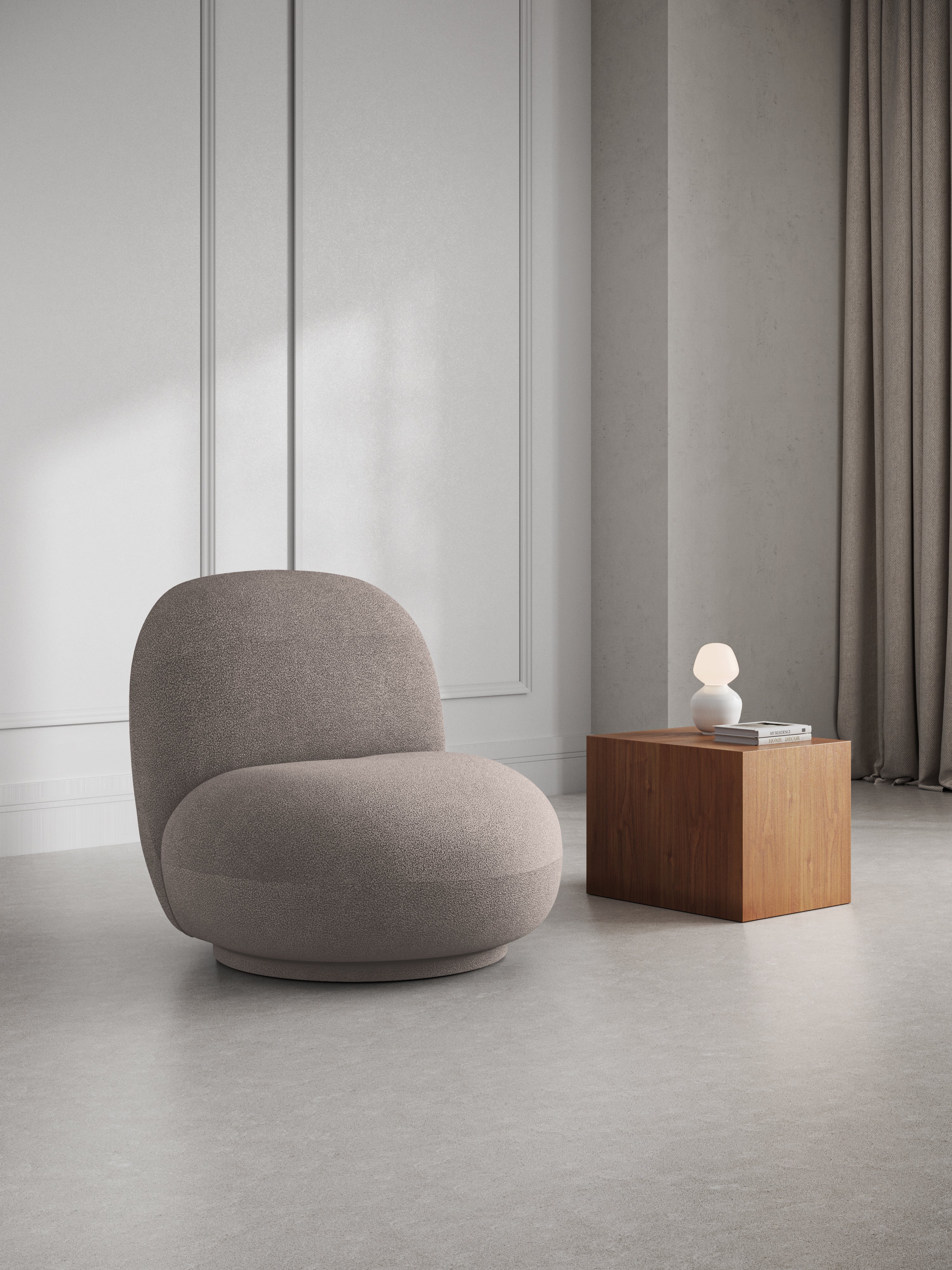 Chuck Sessel, 77x78cm, Material: Bouclé